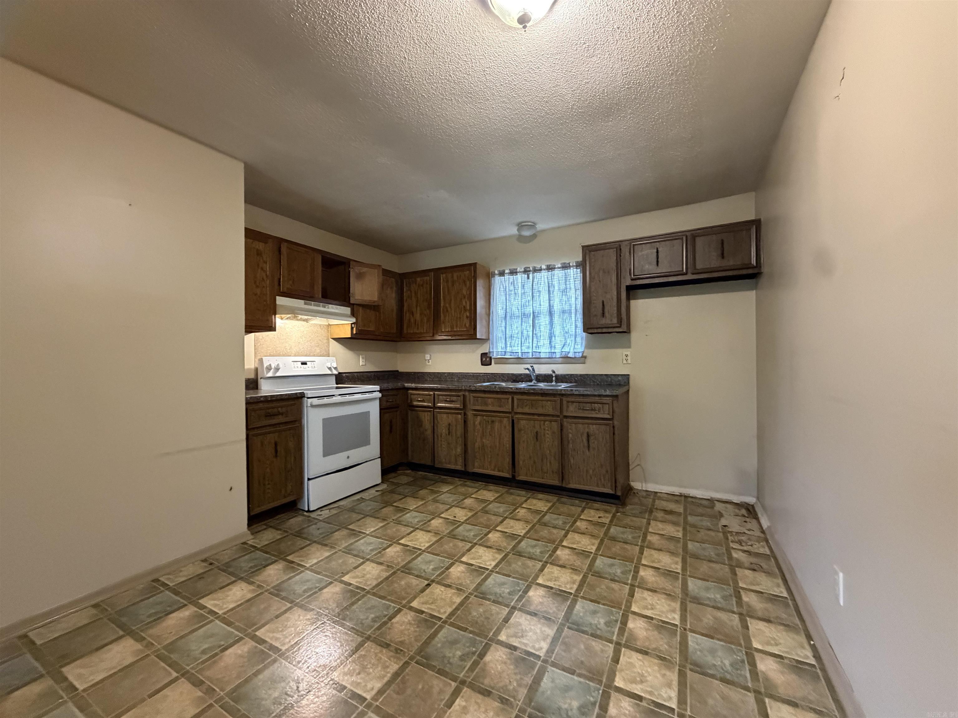 1109 Lehman Drive Property Photo 6