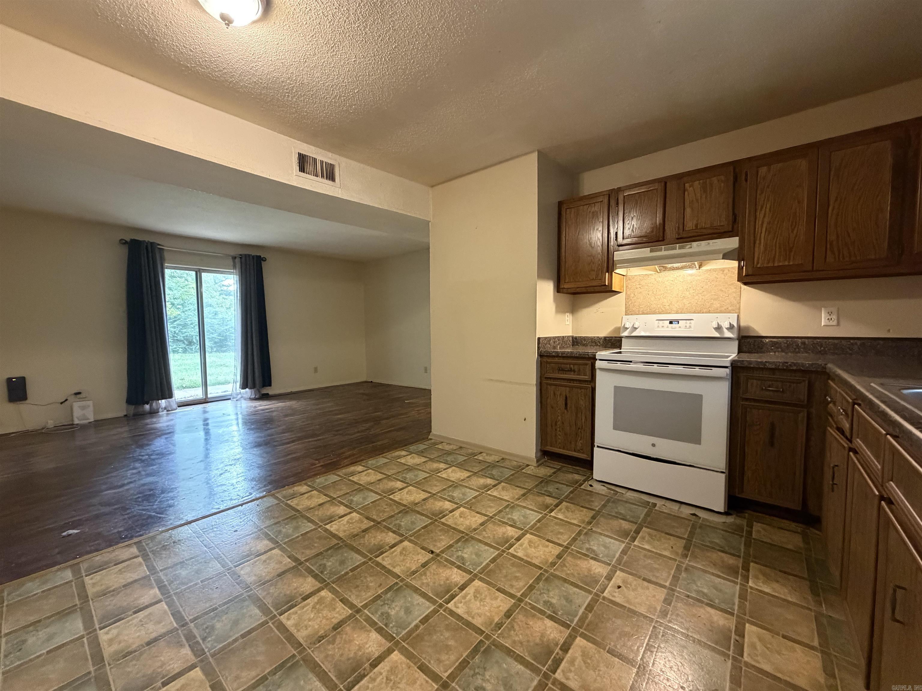 1109 Lehman Drive Property Photo 7