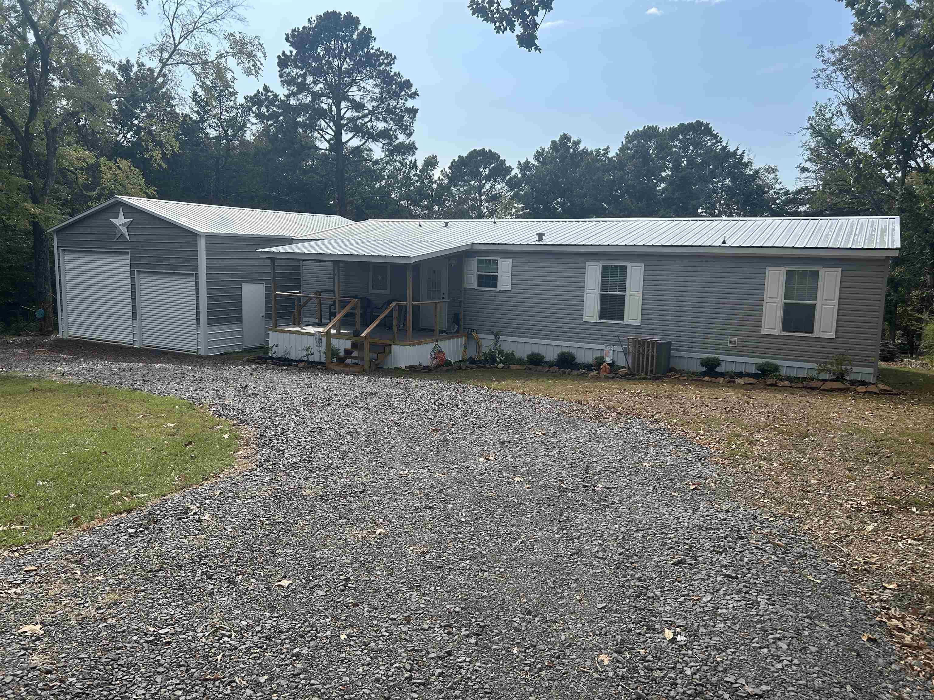 275 Narrows Dr. Property Photo 1