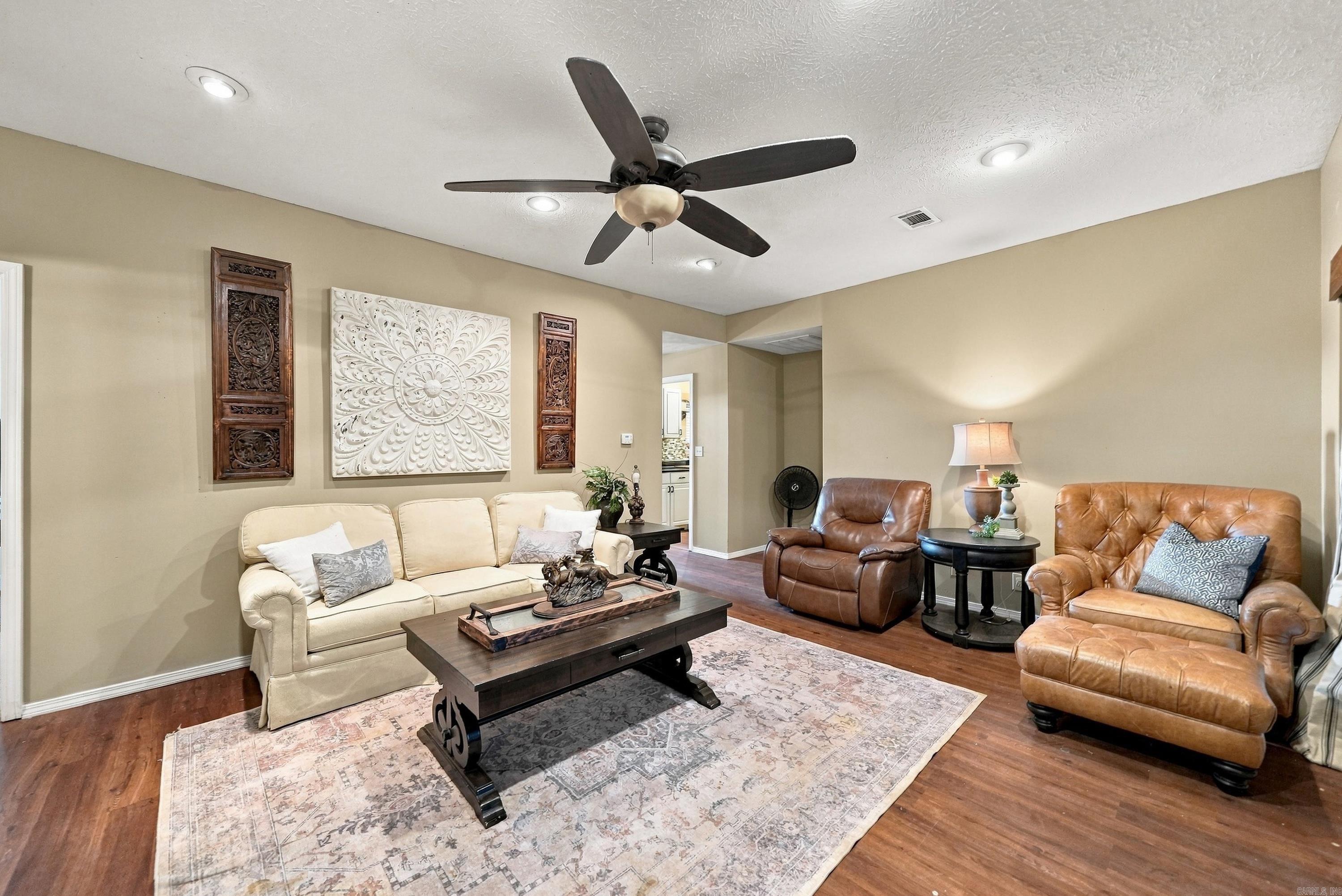 27 Pine Street Property Photo 7