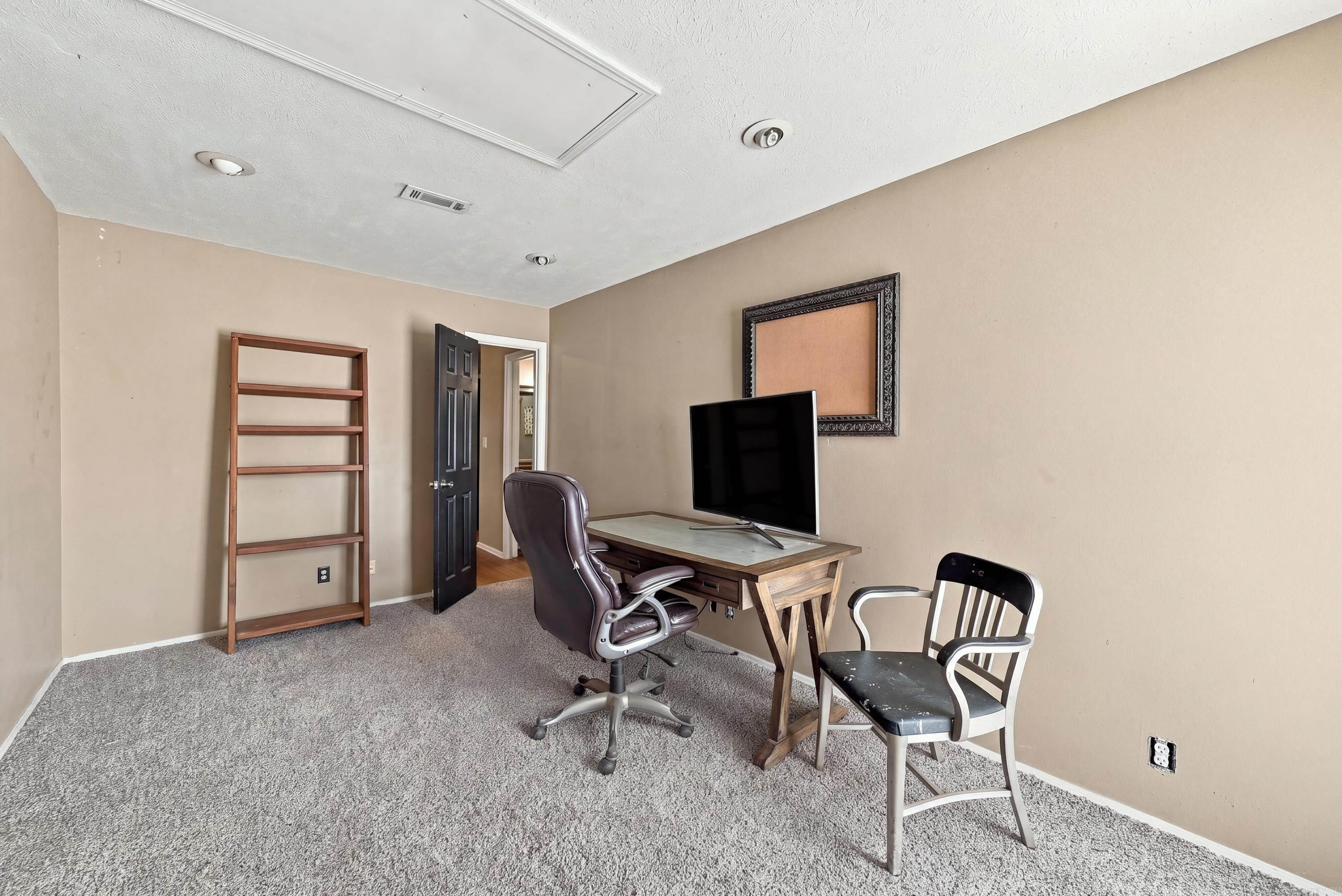27 Pine Street Property Photo 28