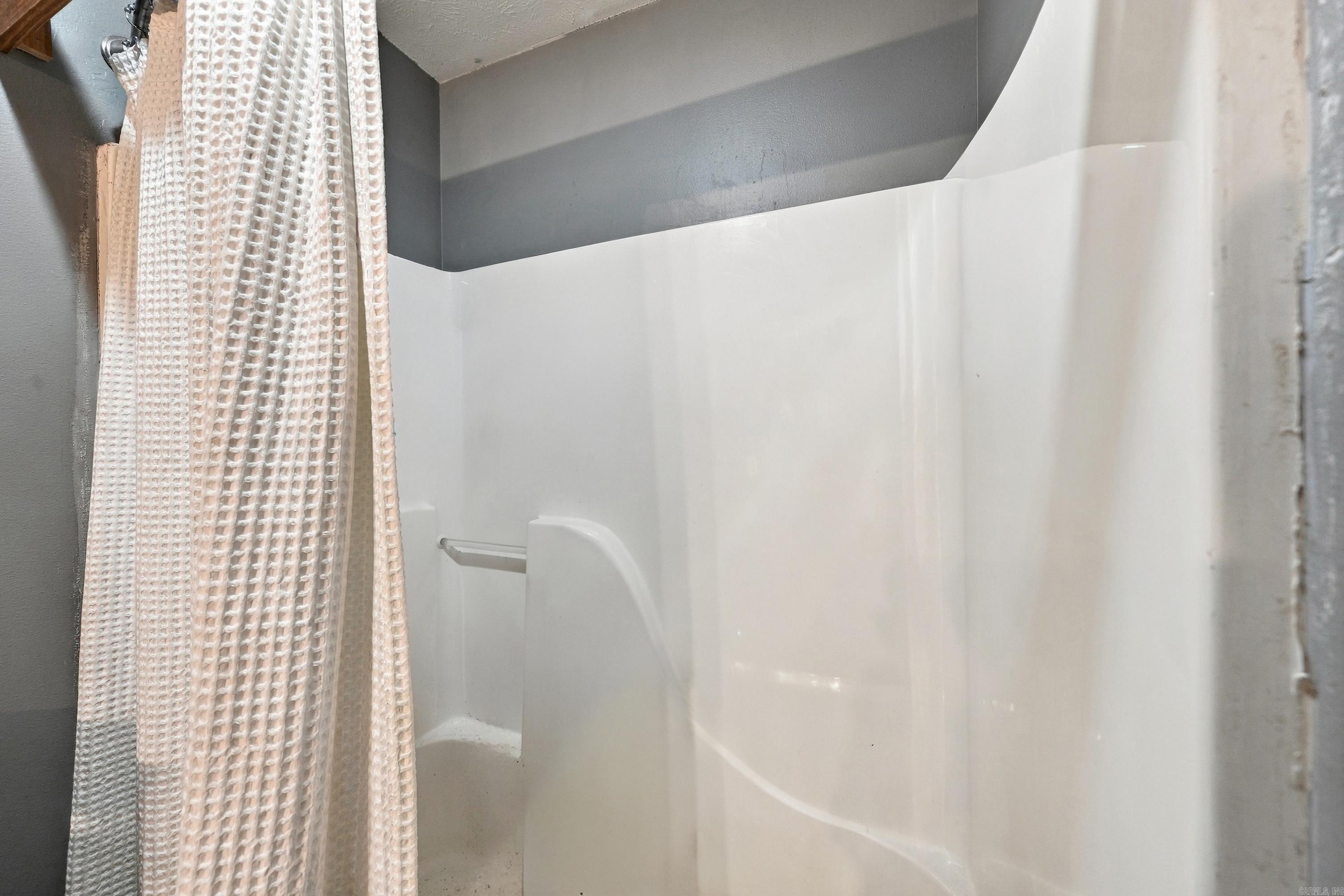 27 Pine Street Property Photo 30
