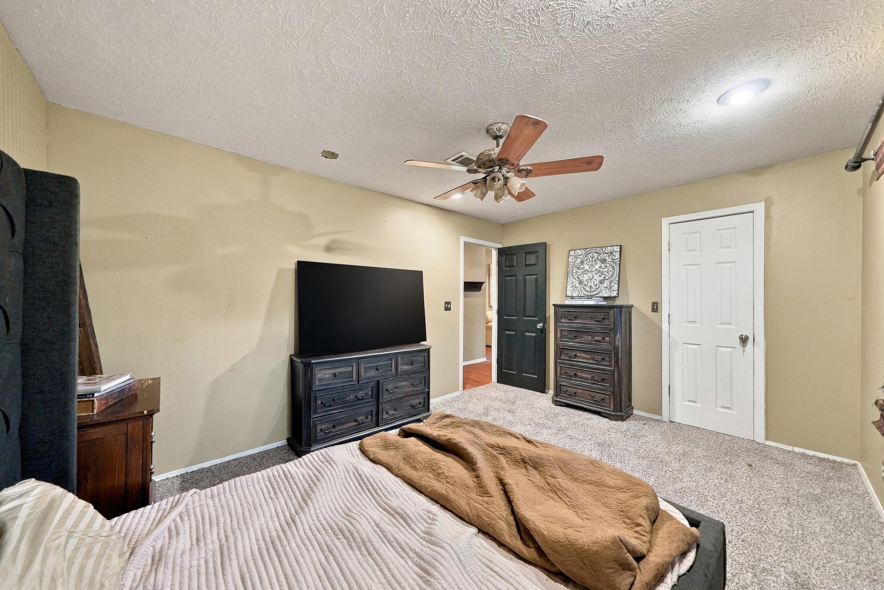 27 Pine Street Property Photo 36