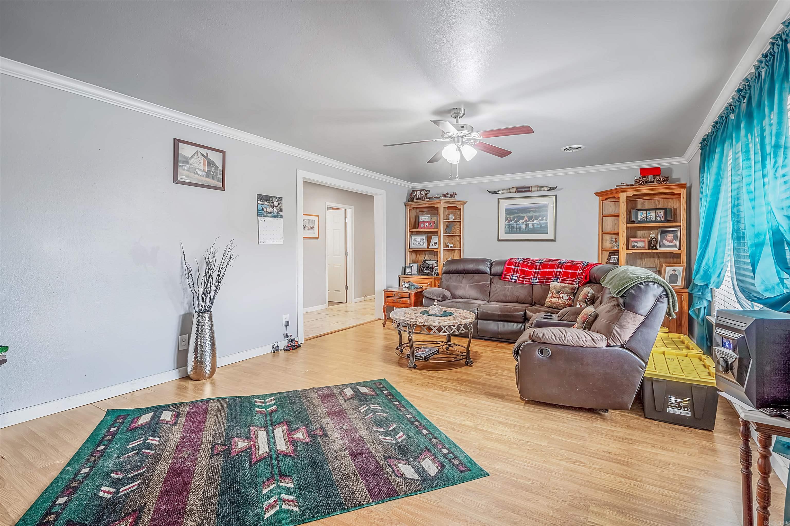 205 E Cleveland Street Property Photo 2