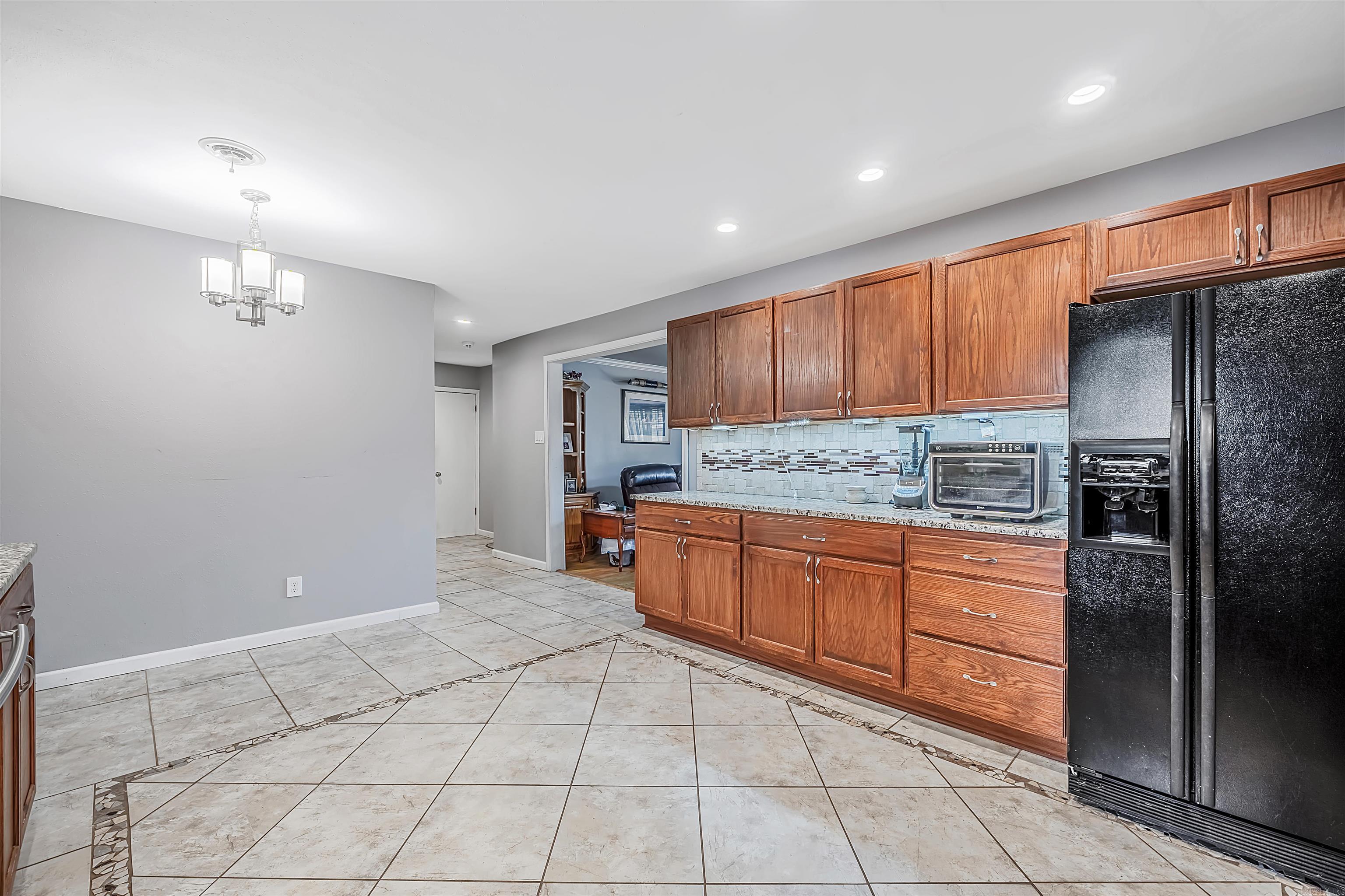 205 E Cleveland Street Property Photo 11