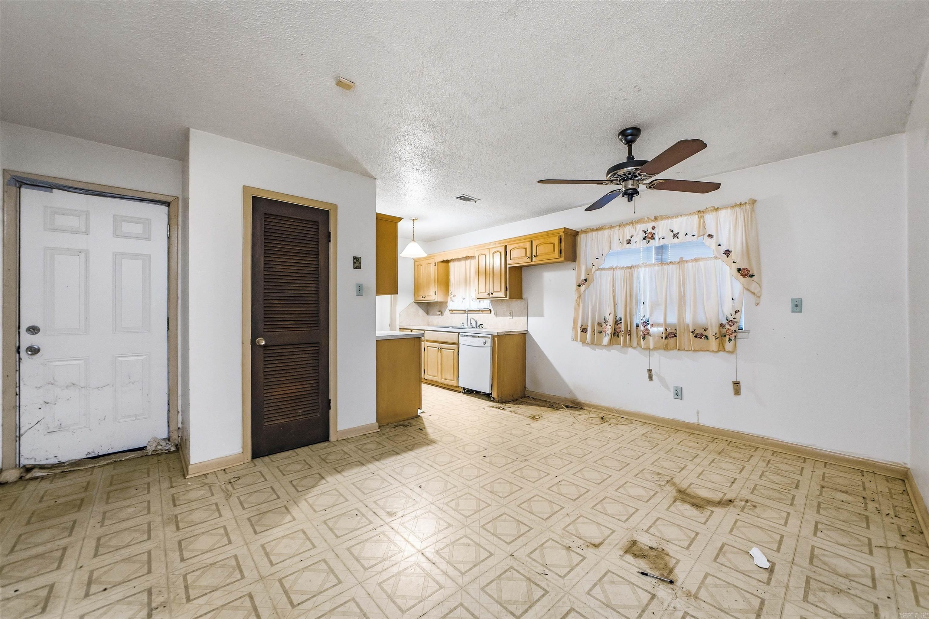 6 Pine Cone Cove Property Photo 7