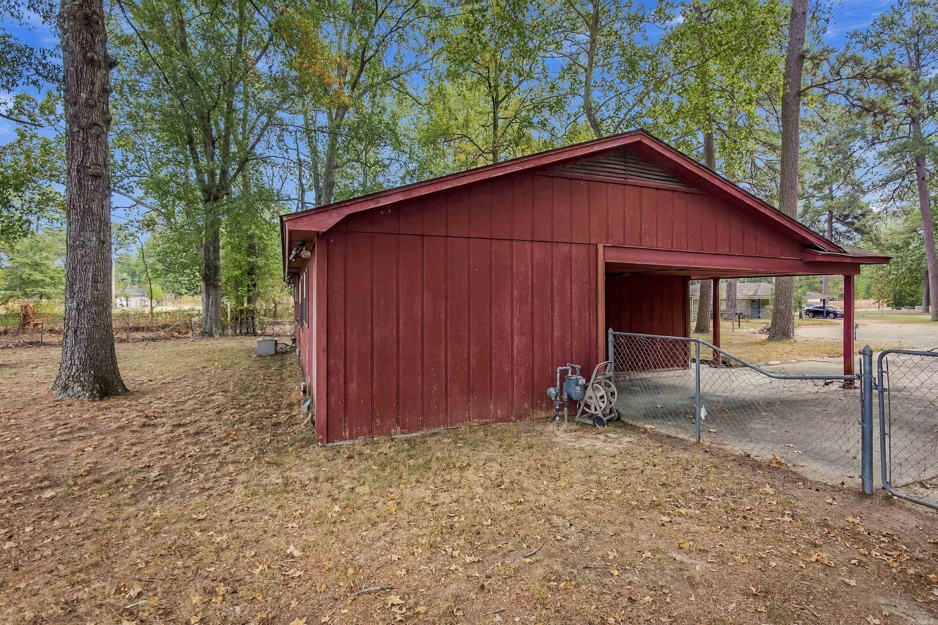 6 Pine Cone Cove Property Photo 20