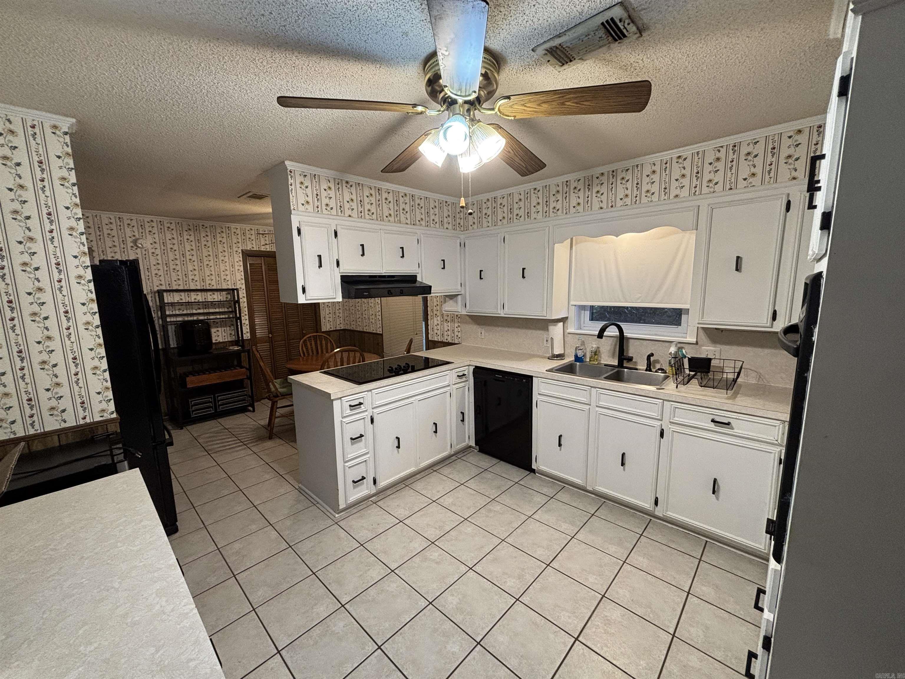 369 Highway 376 Property Photo 11