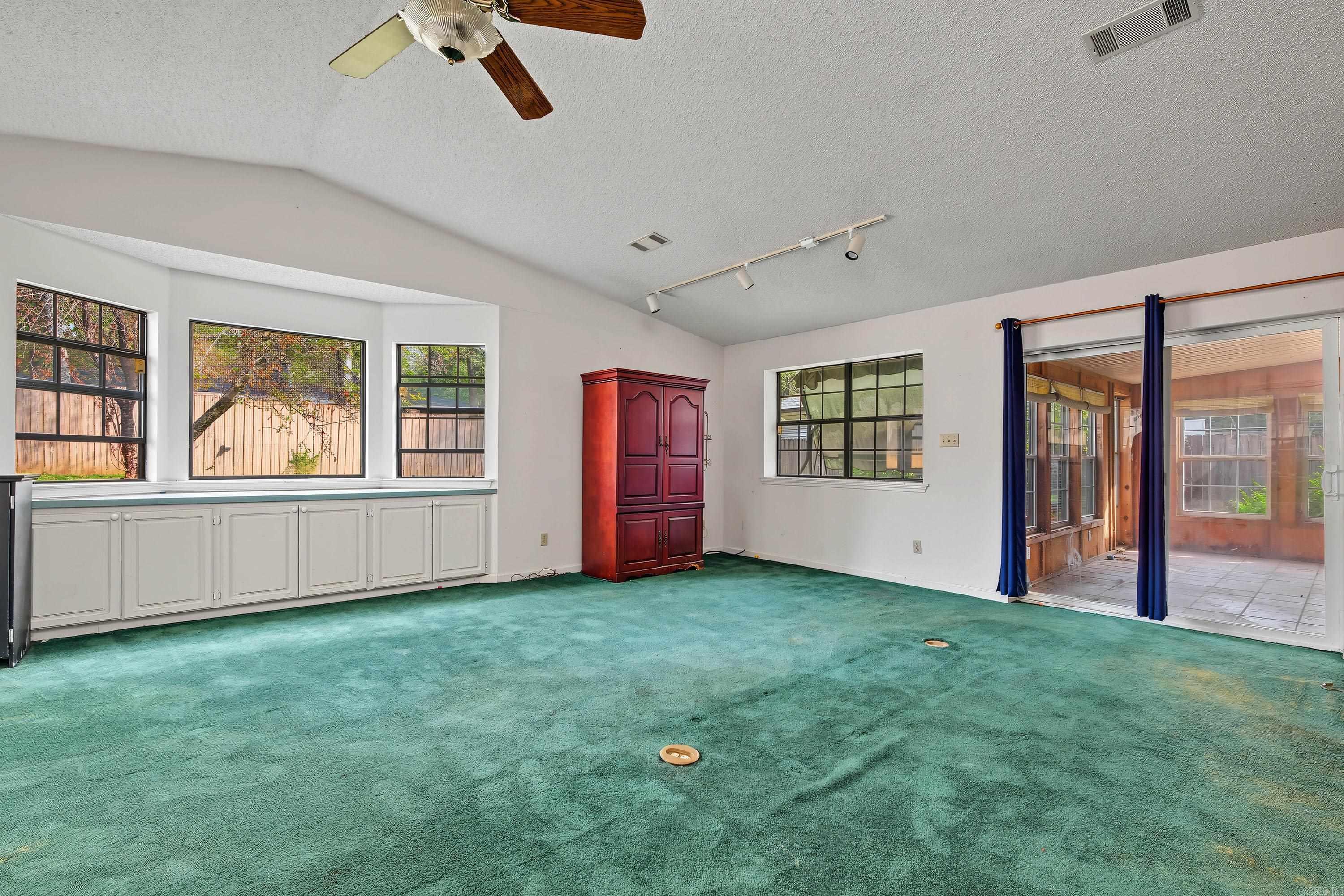 320 Corkwood Drive Property Photo 6