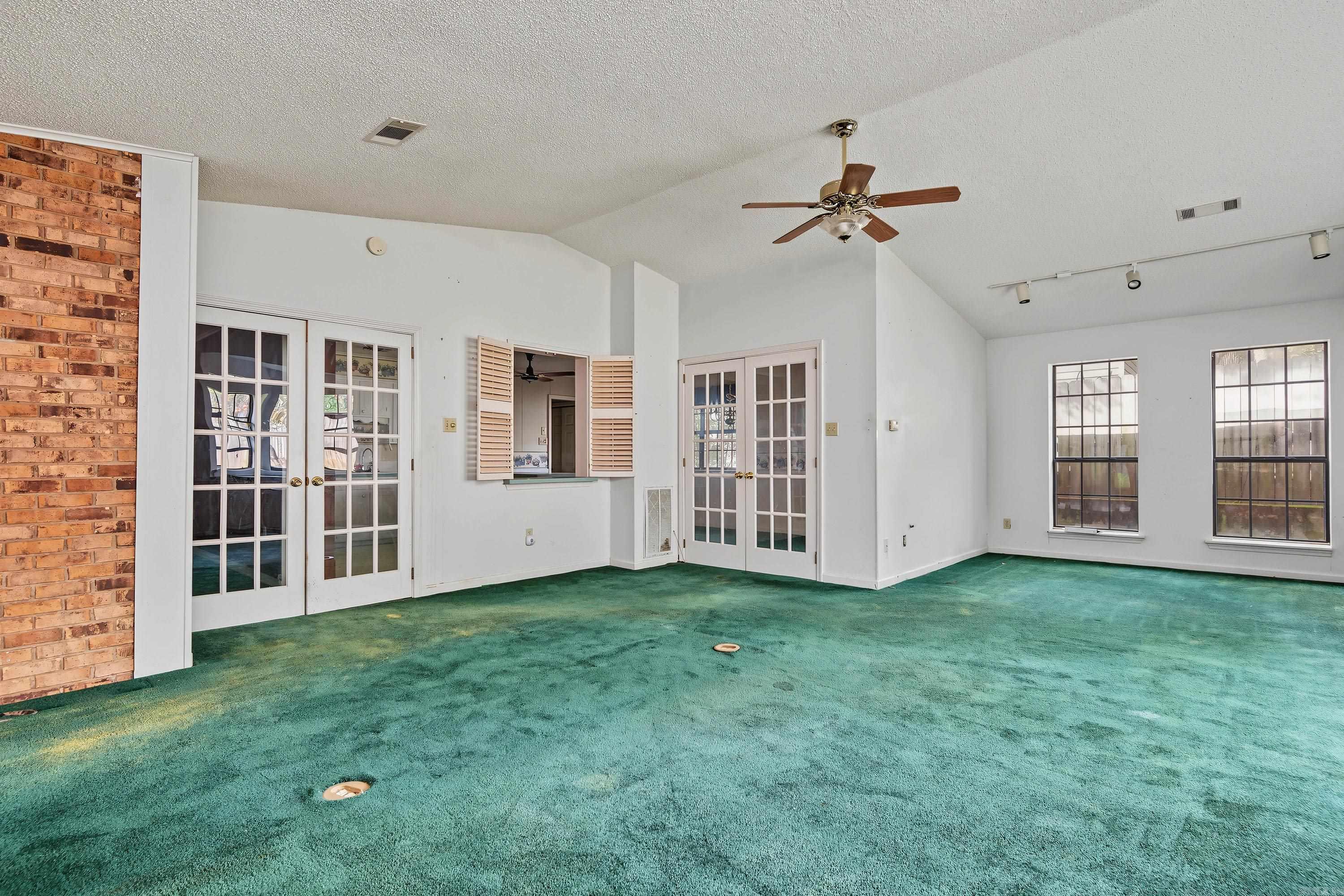 320 Corkwood Drive Property Photo 8