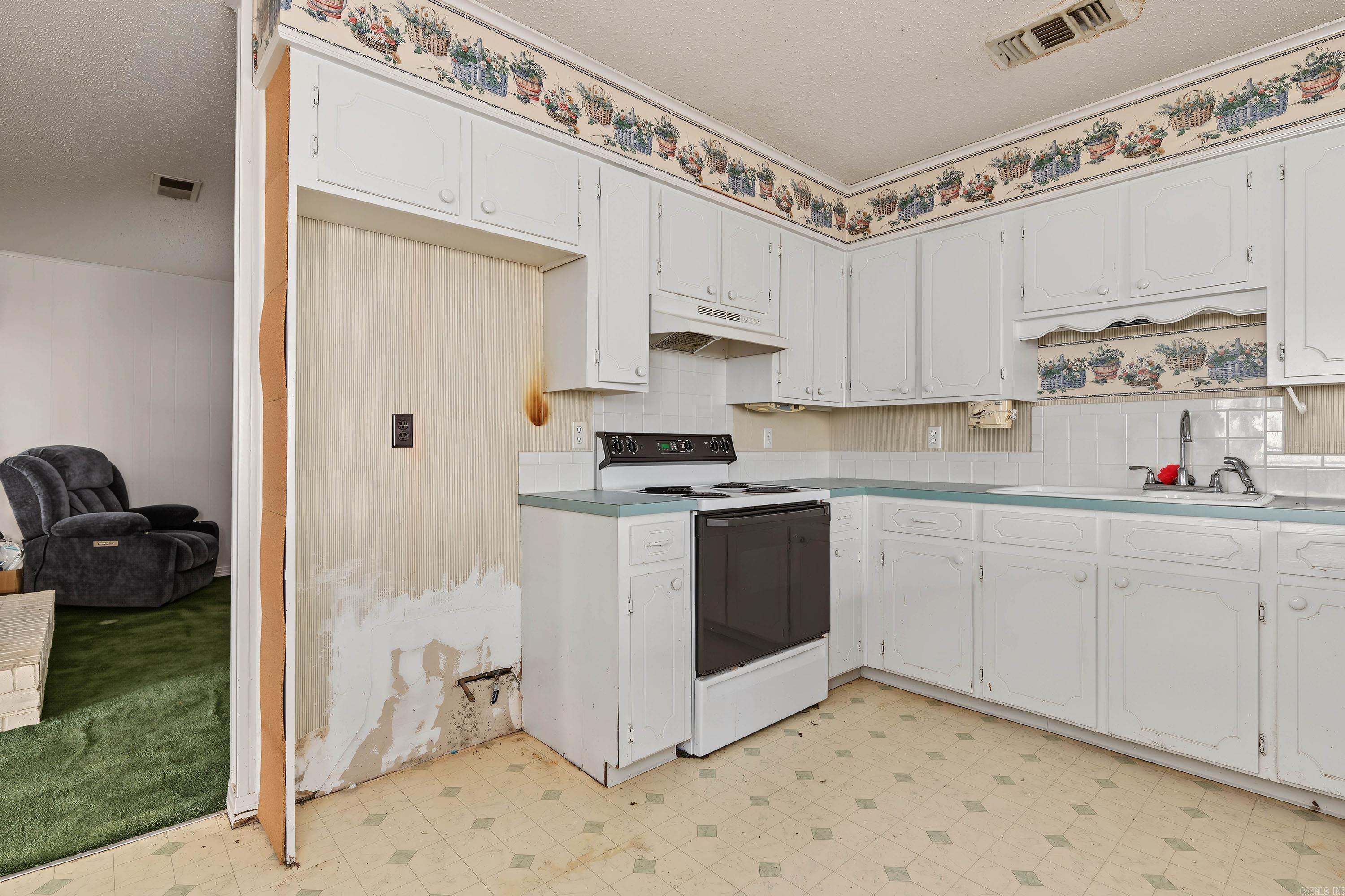 320 Corkwood Drive Property Photo 13