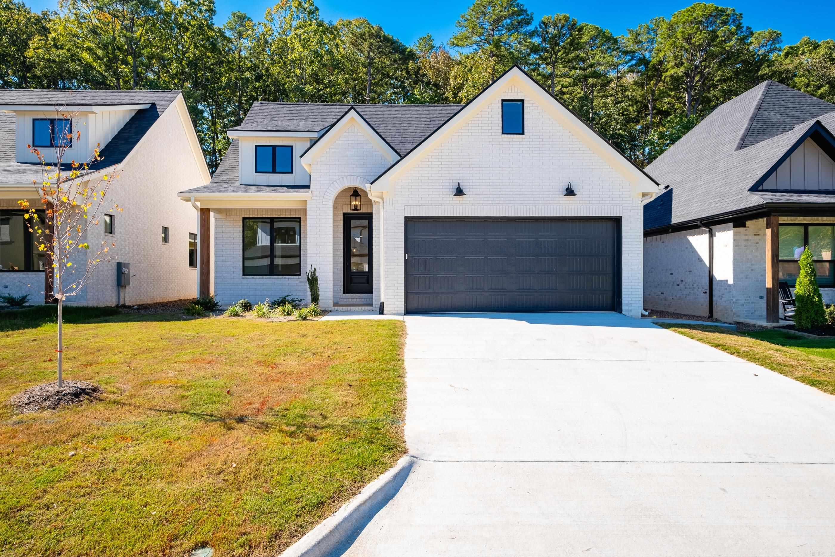137 Kinley Loop Property Photo 1