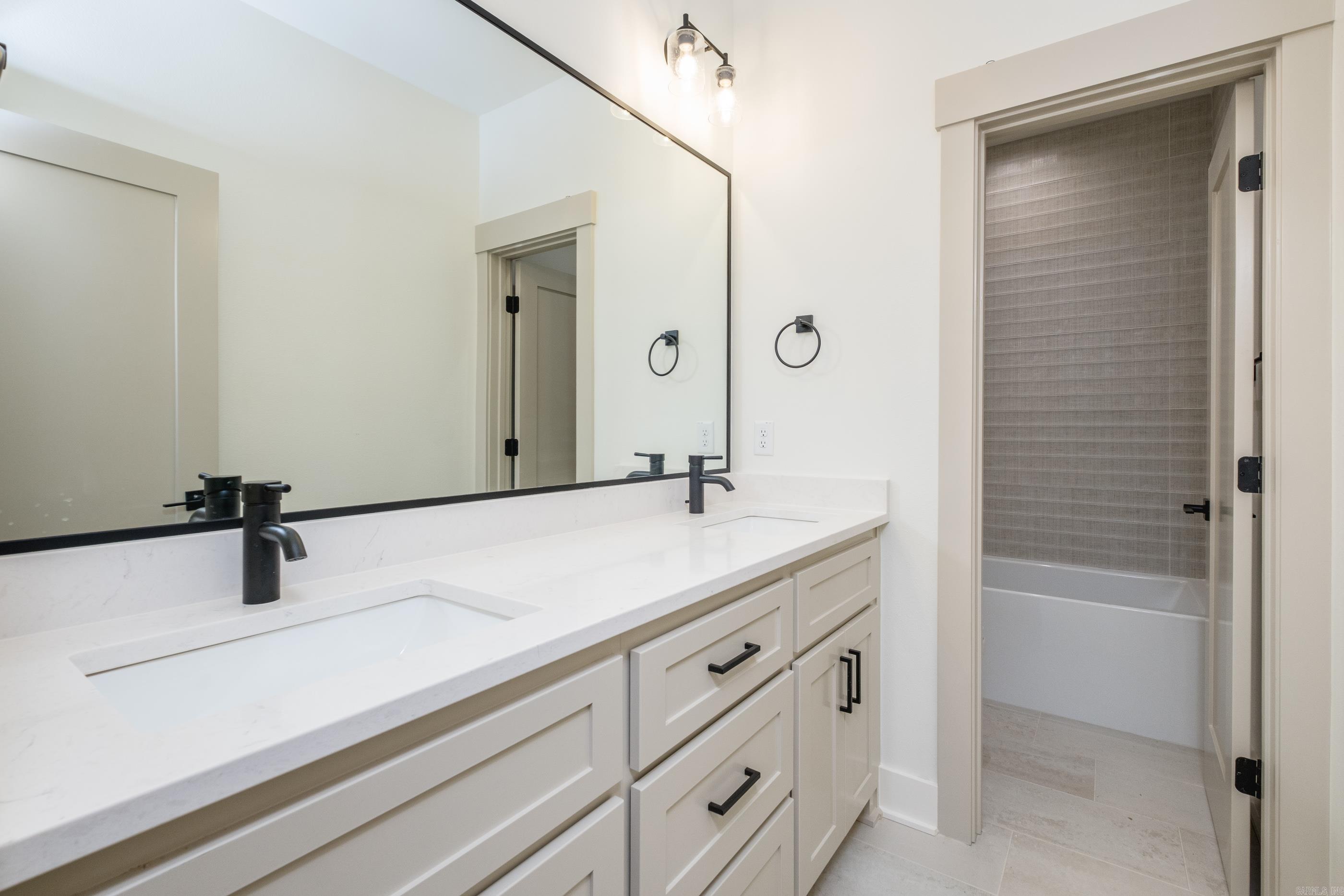 137 Kinley Loop Property Photo 40