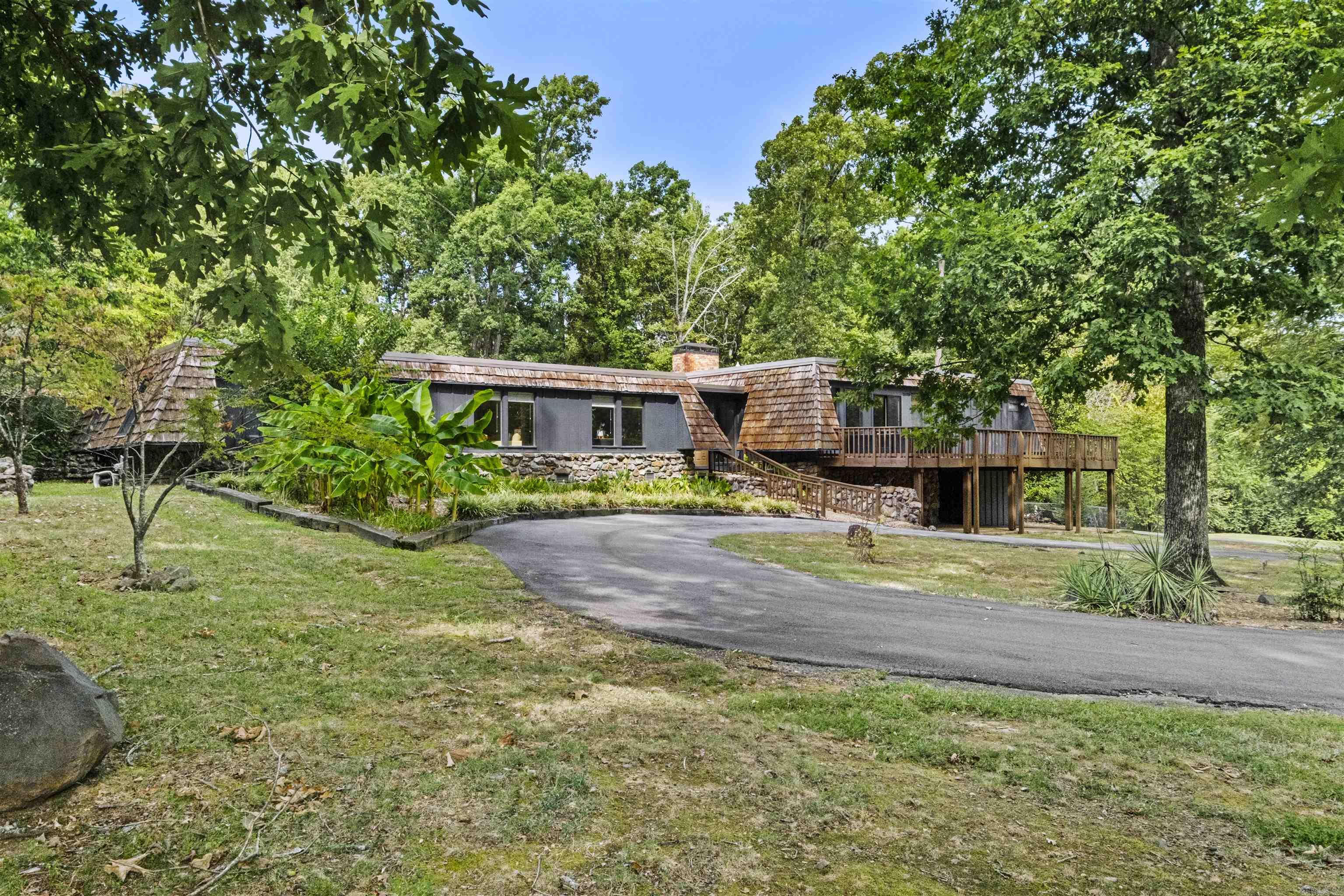 700 Asbury Road Property Photo 2