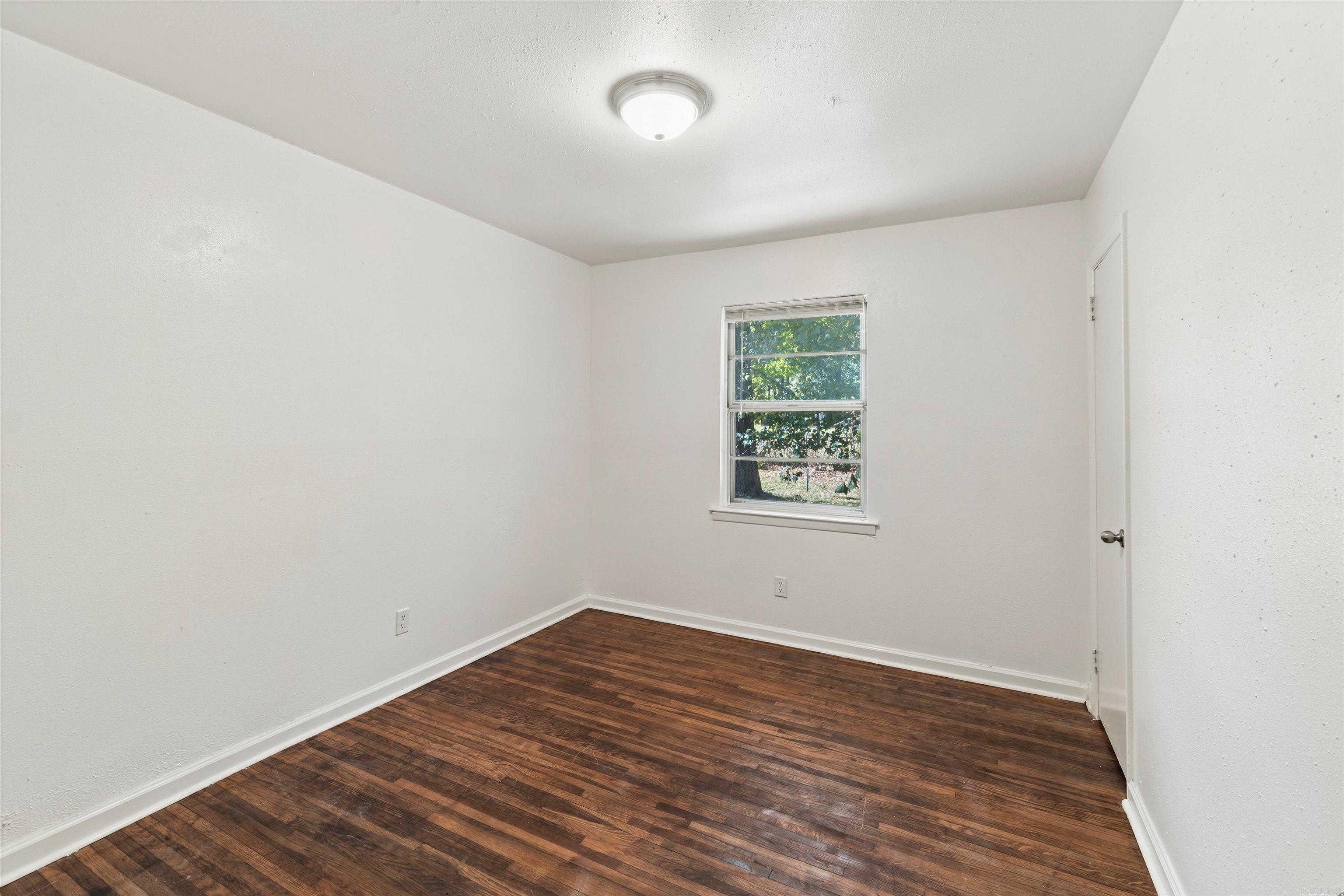 9418 Crofton Drive Property Photo 4
