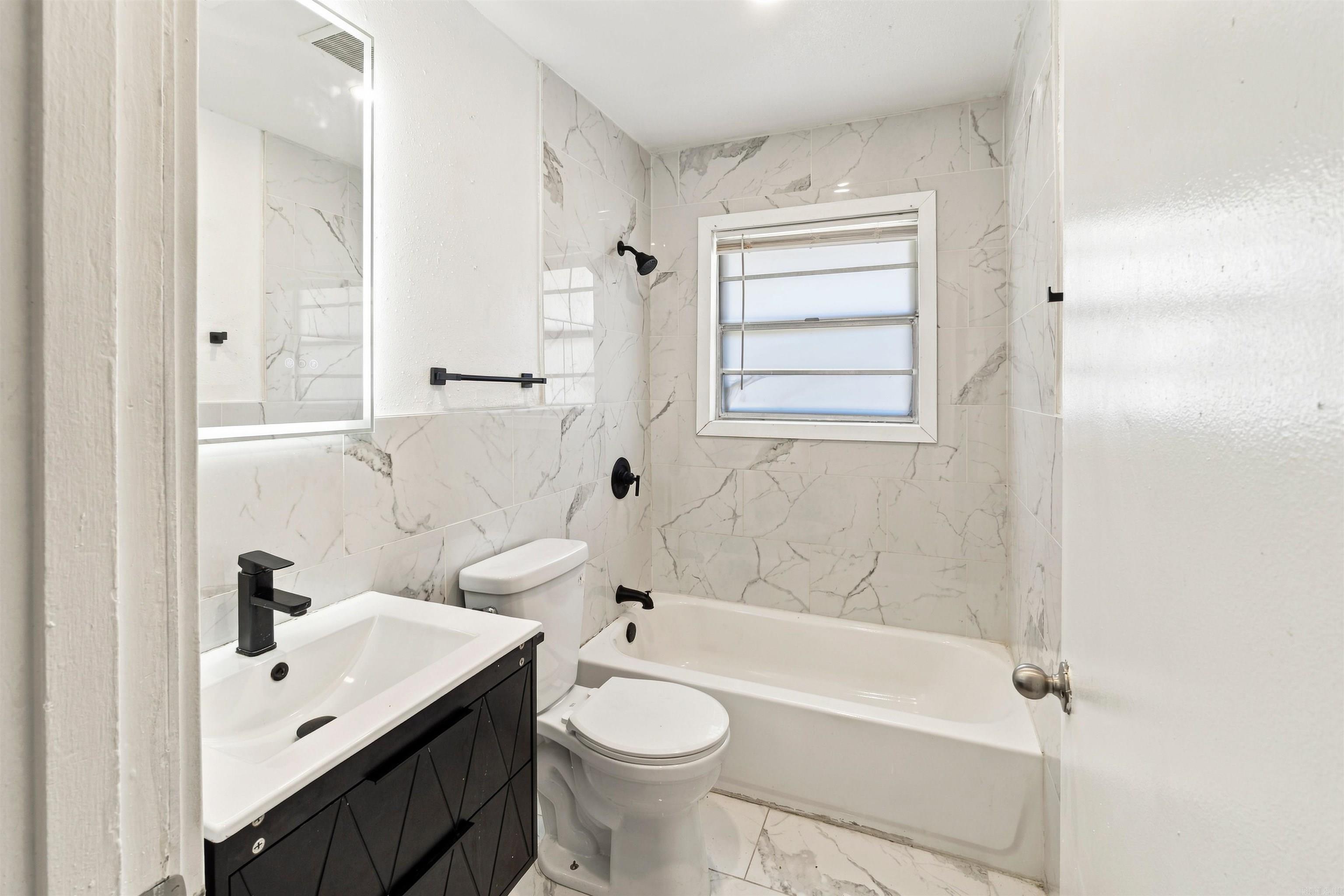9418 Crofton Drive Property Photo 16