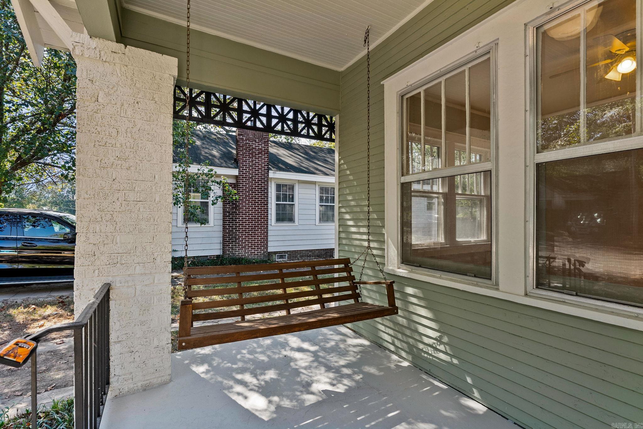 2306 N Garfield Street Property Photo 4