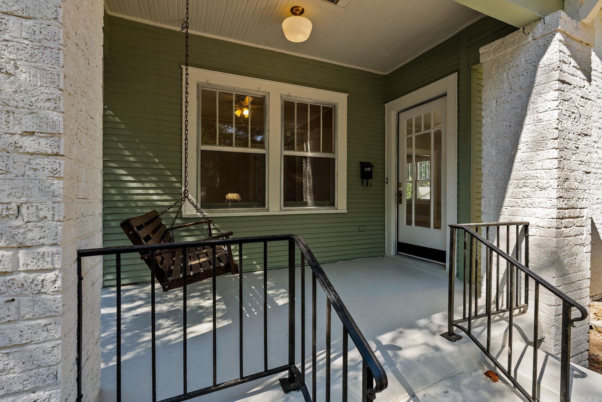 2306 N Garfield Street Property Photo 5