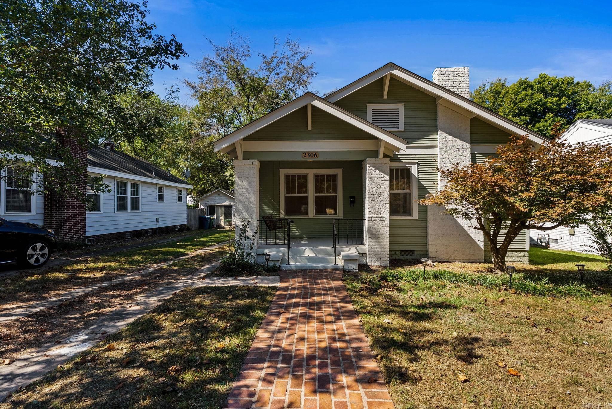 2306 N Garfield Street Property Photo 6