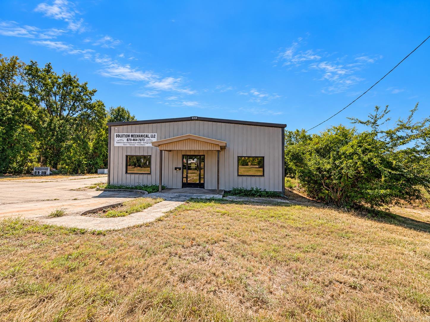 901 Carpenter Street Property Photo 1