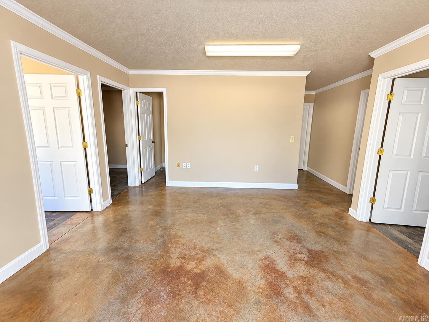 901 Carpenter Street Property Photo 5