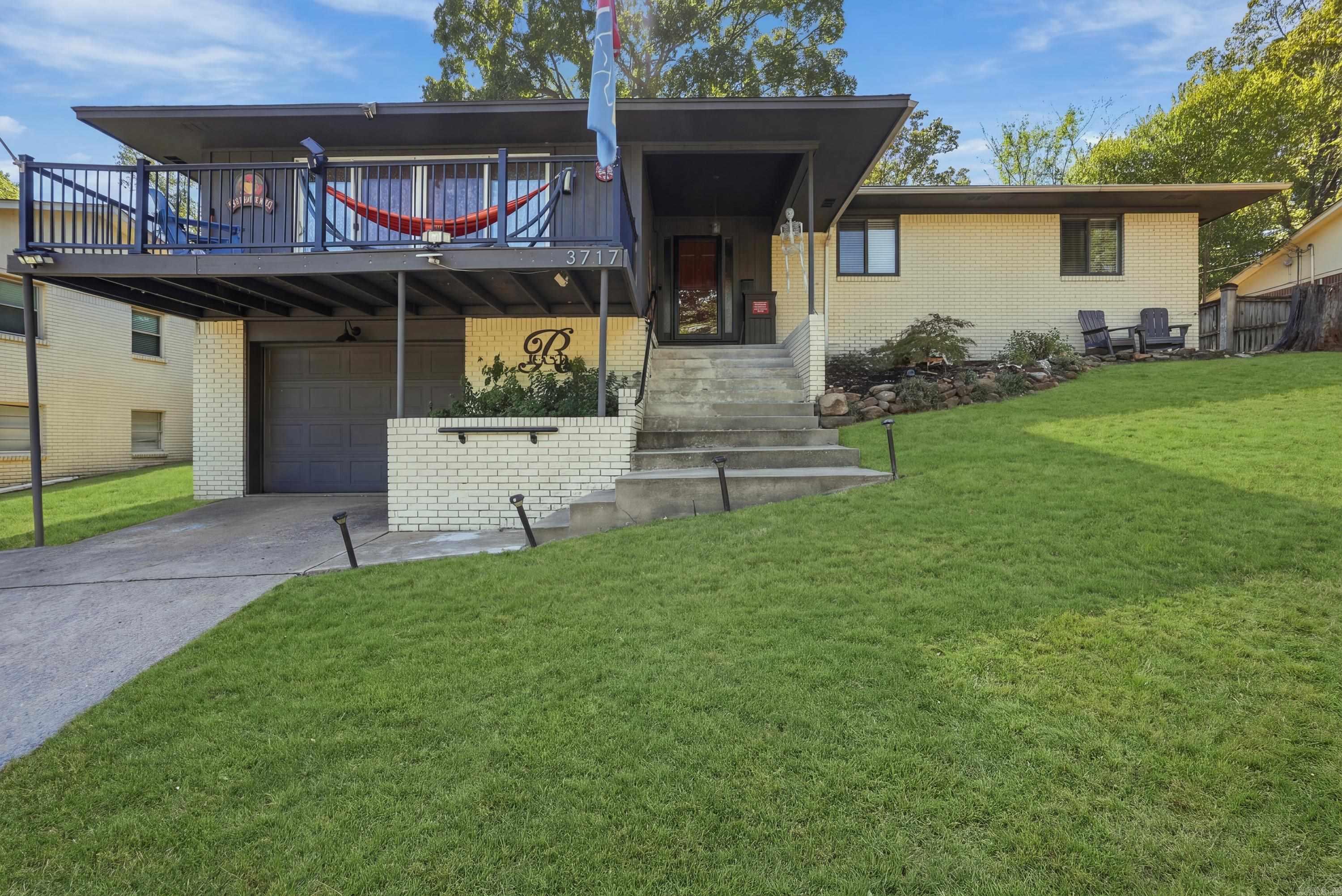 3717 Loch Lane Property Photo 2