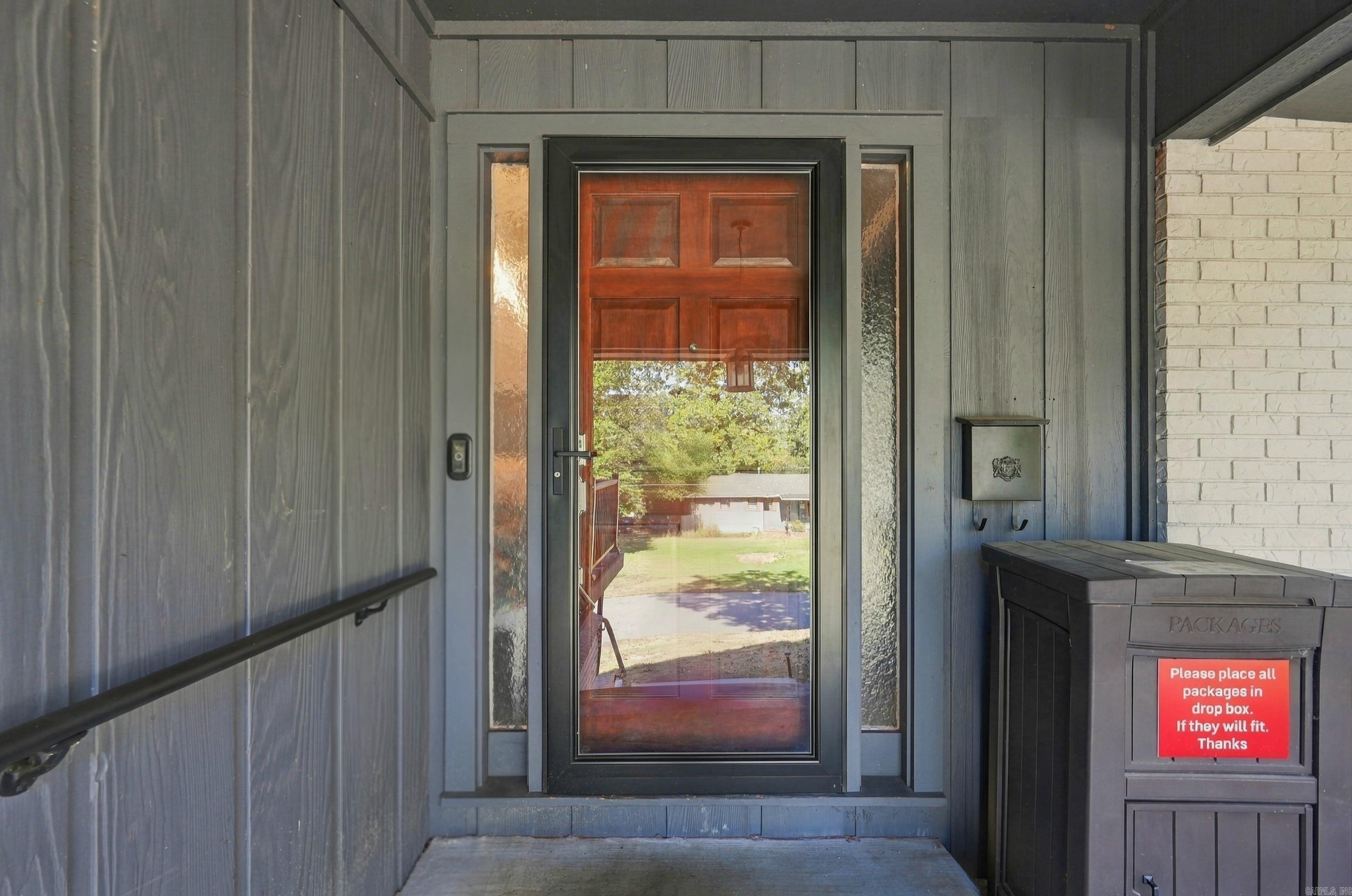 3717 Loch Lane Property Photo 5
