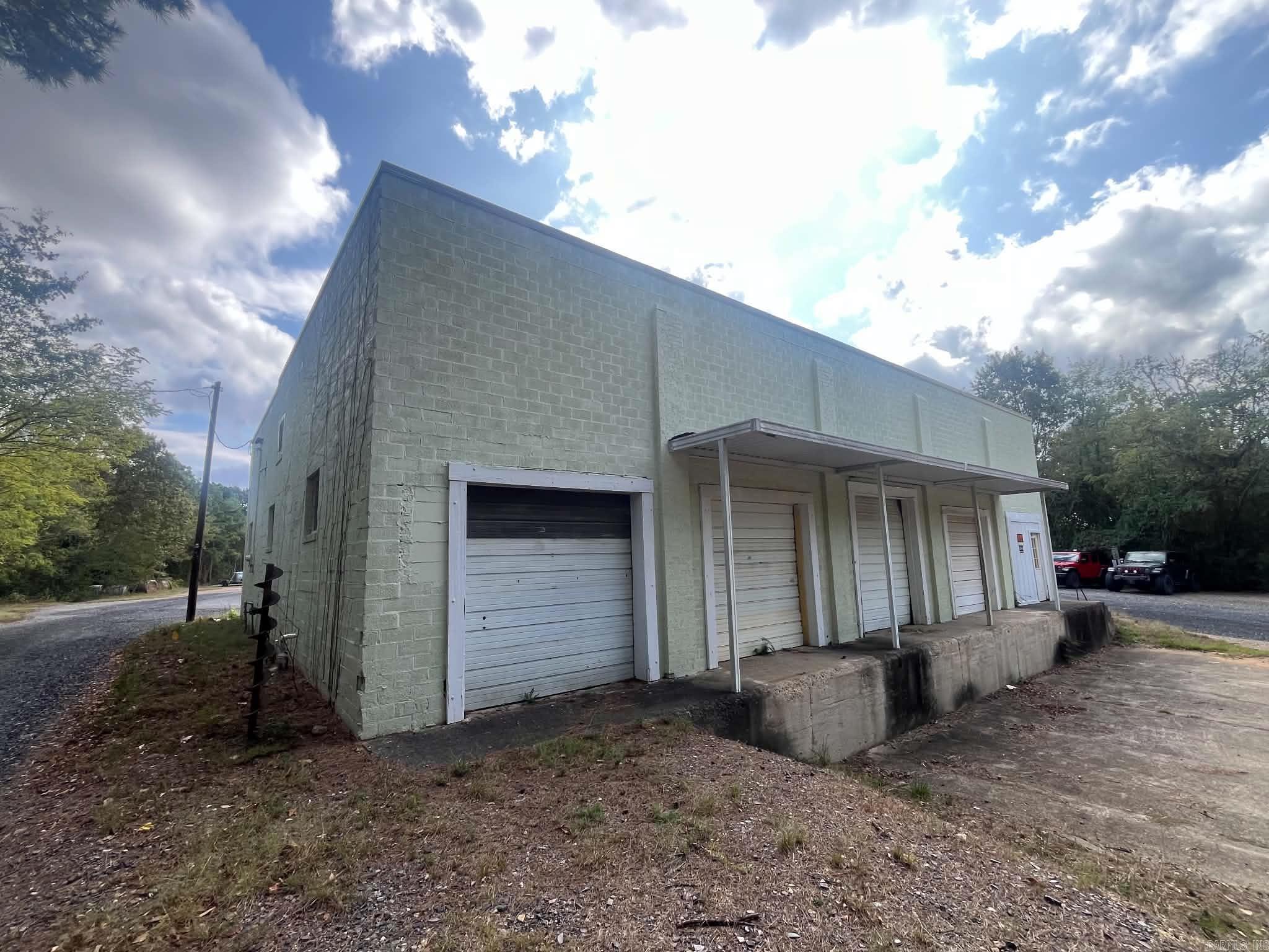 1318 Mena St Property Photo 2