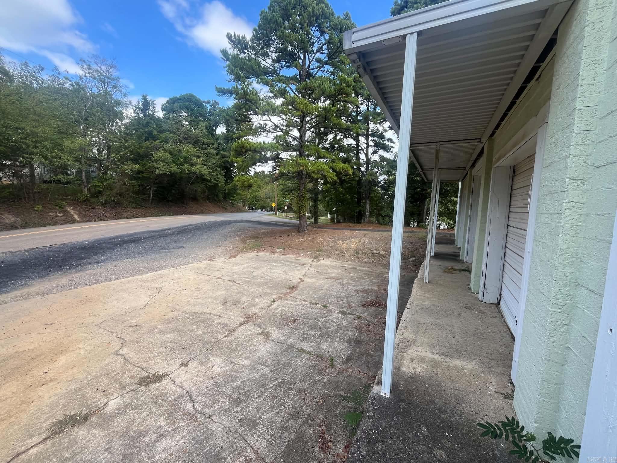 1318 Mena St Property Photo 8