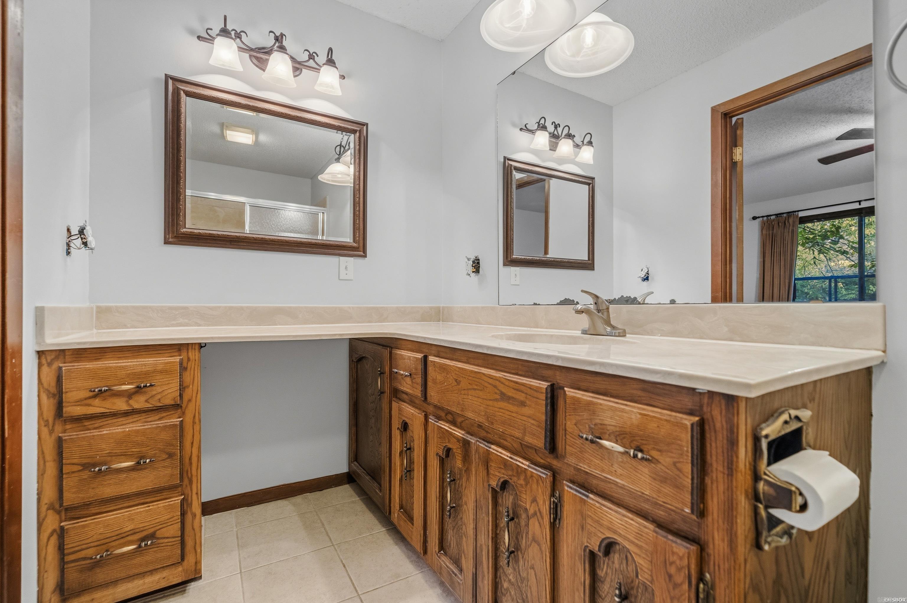 2315 Lakeshore Drive J1 Property Photo 22