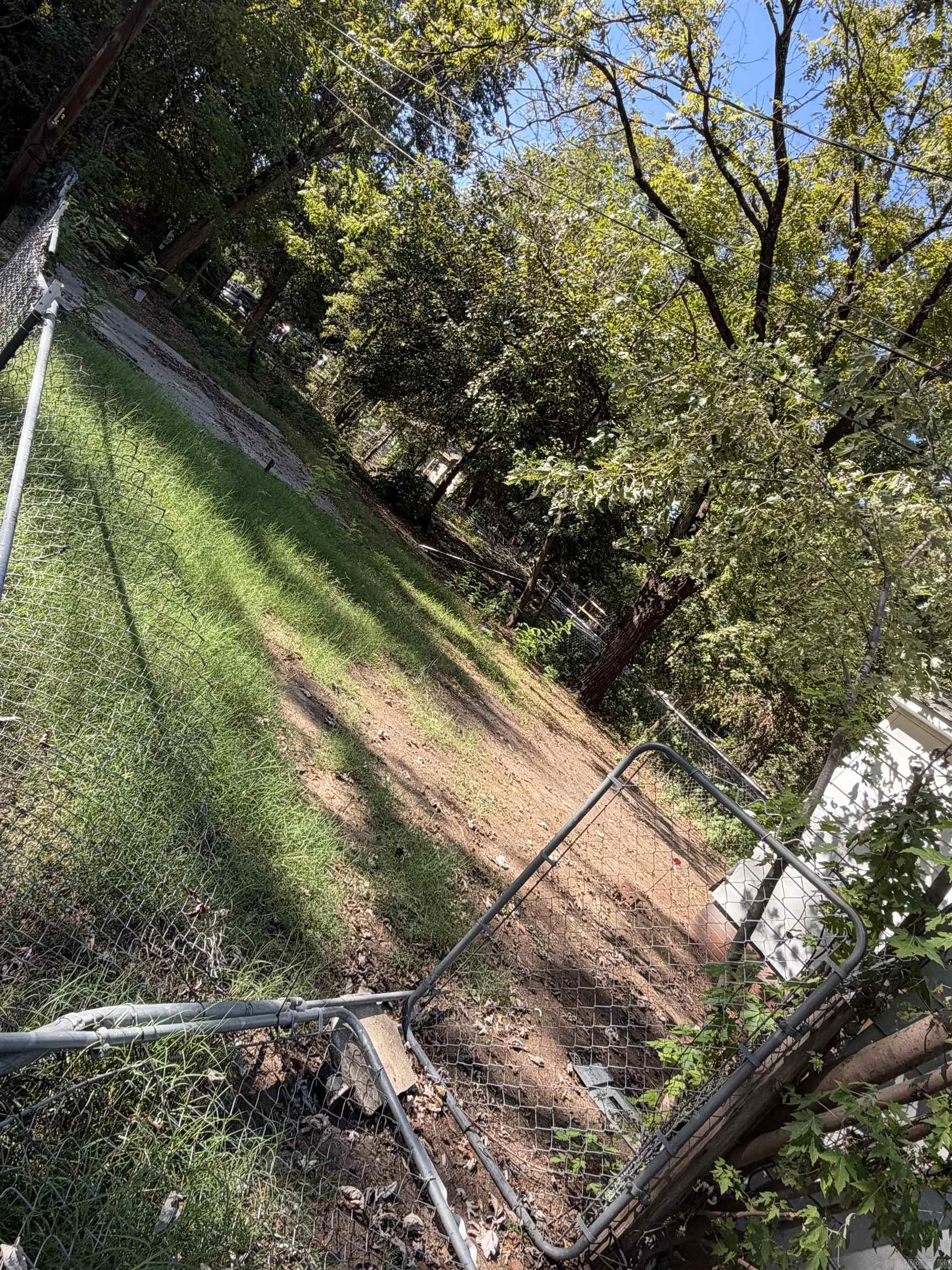 201 S Spruce St Property Photo 3