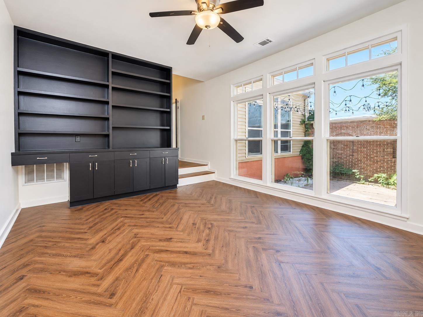 42 Windsor Court Property Photo 16
