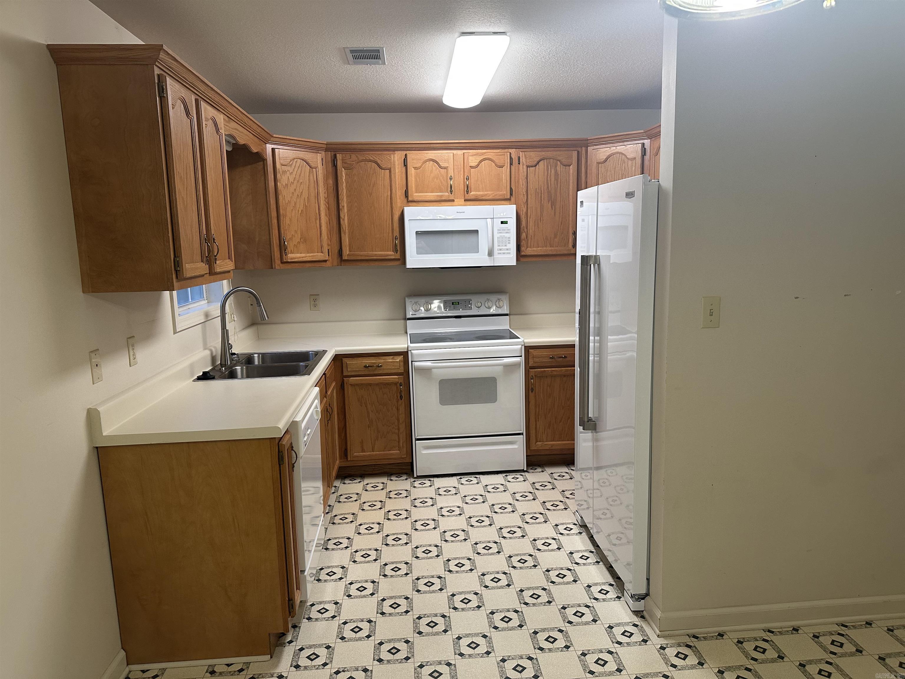 308 Tech Street Property Photo 3
