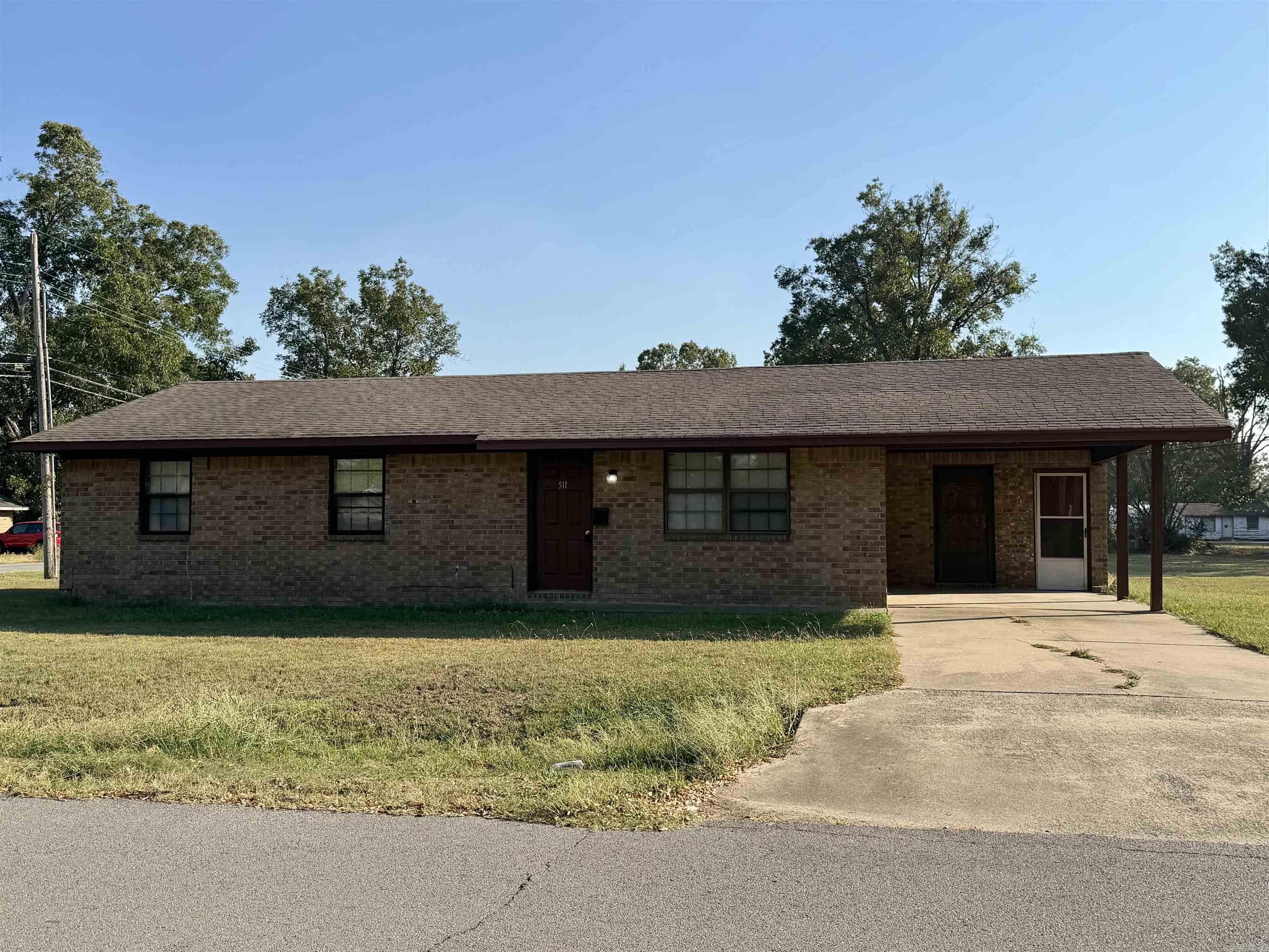 511 E Washington Street Property Photo 1