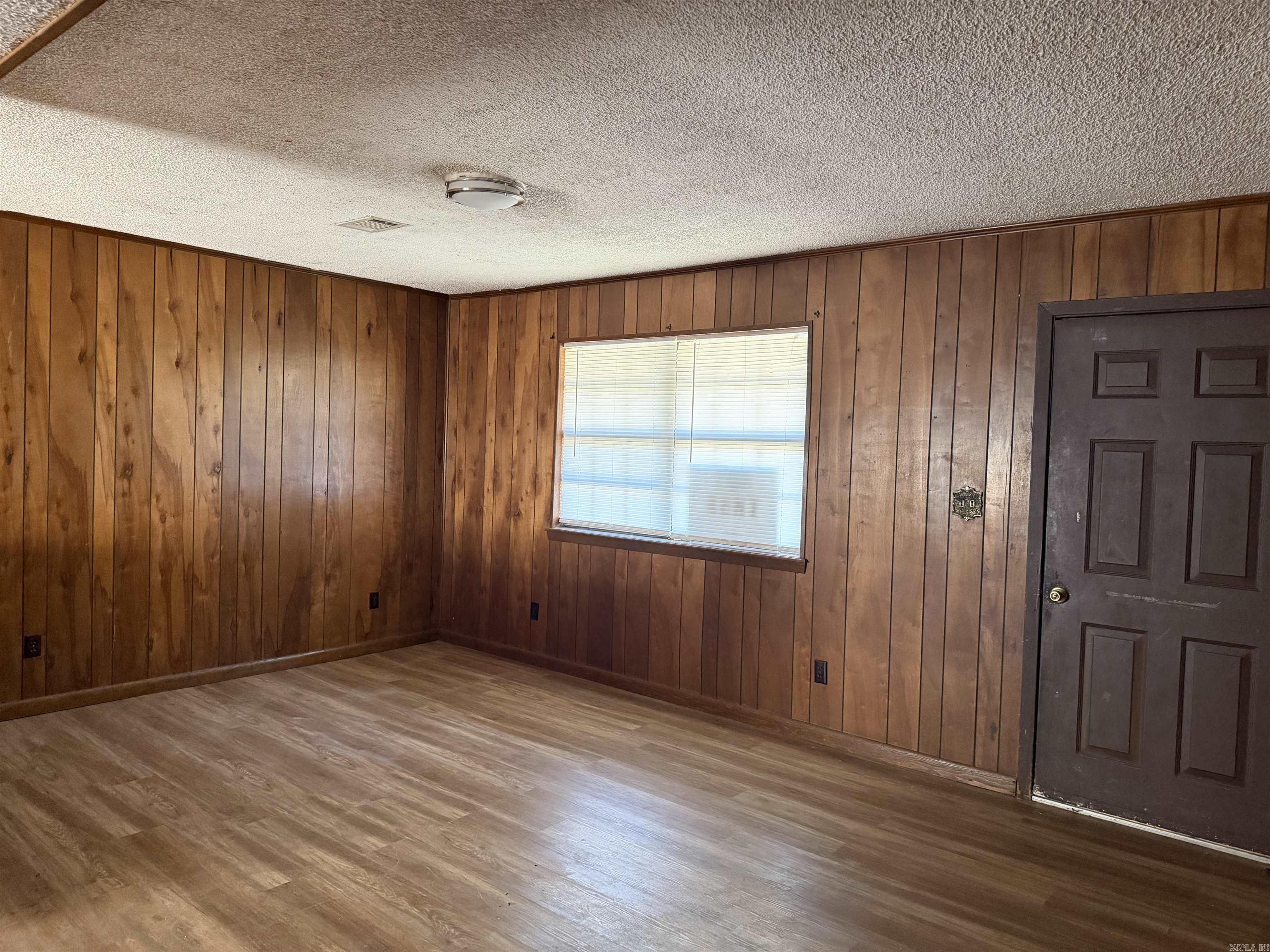 511 E Washington Street Property Photo 5
