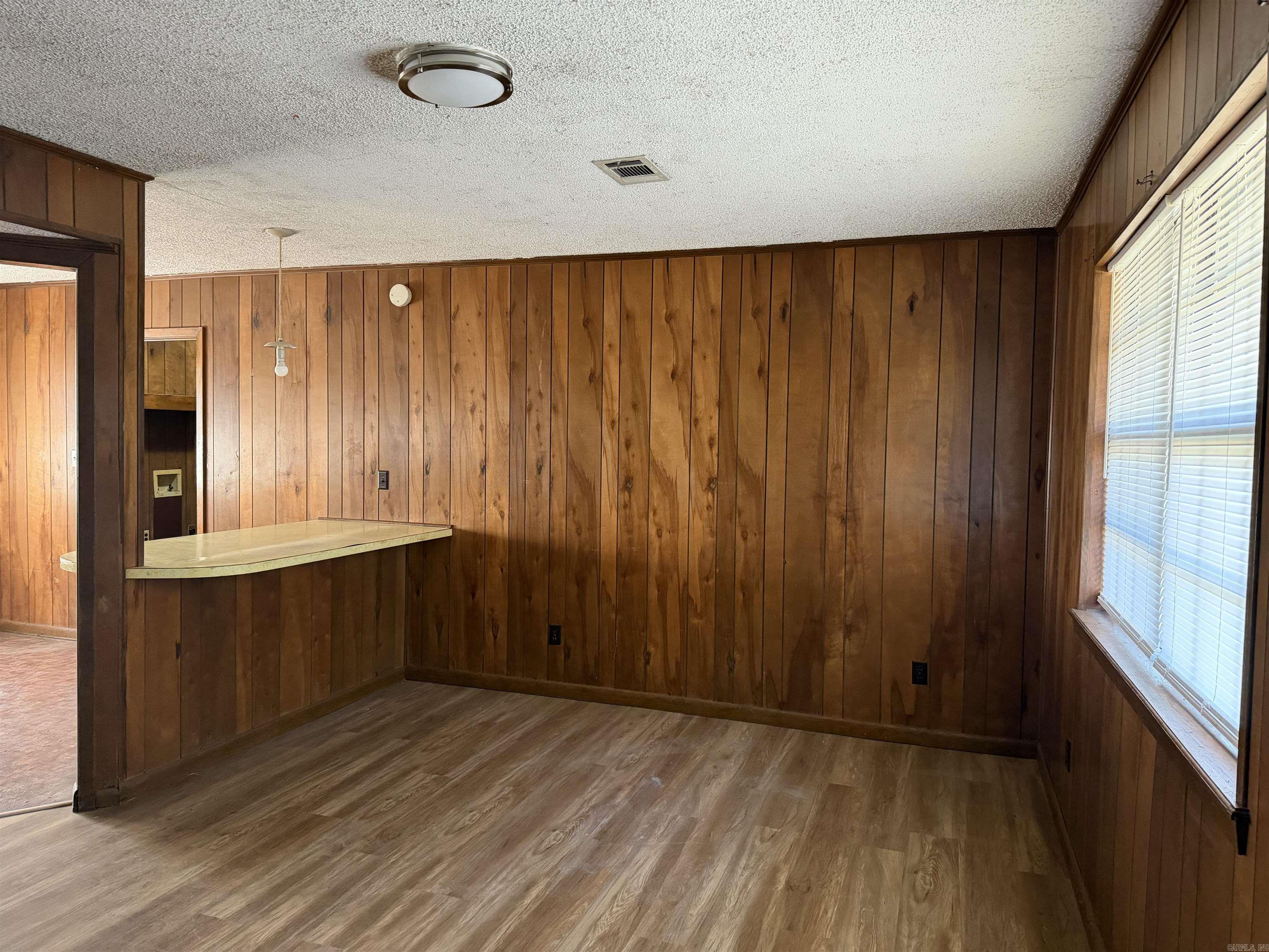 511 E Washington Street Property Photo 6