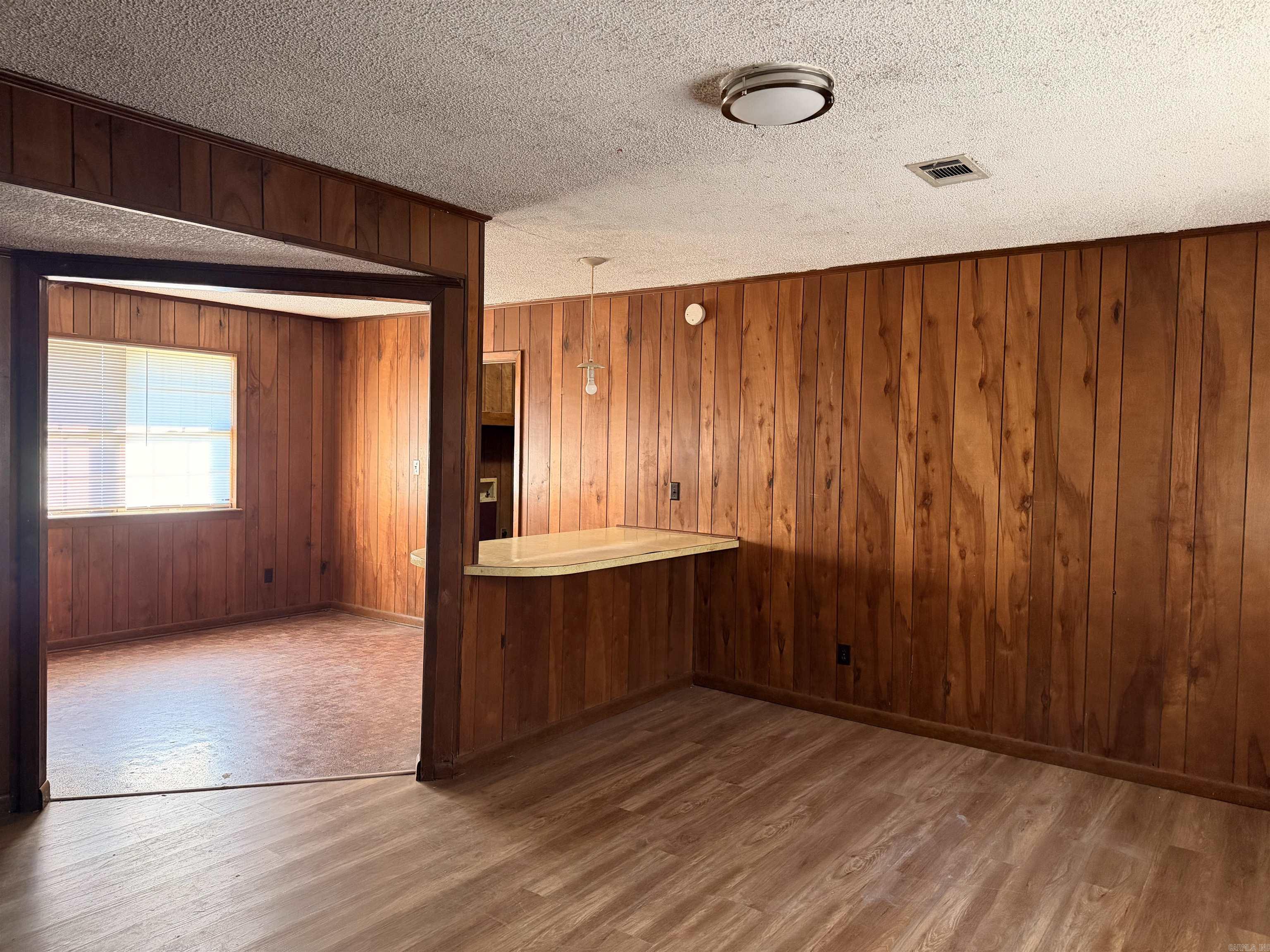 511 E Washington Street Property Photo 7