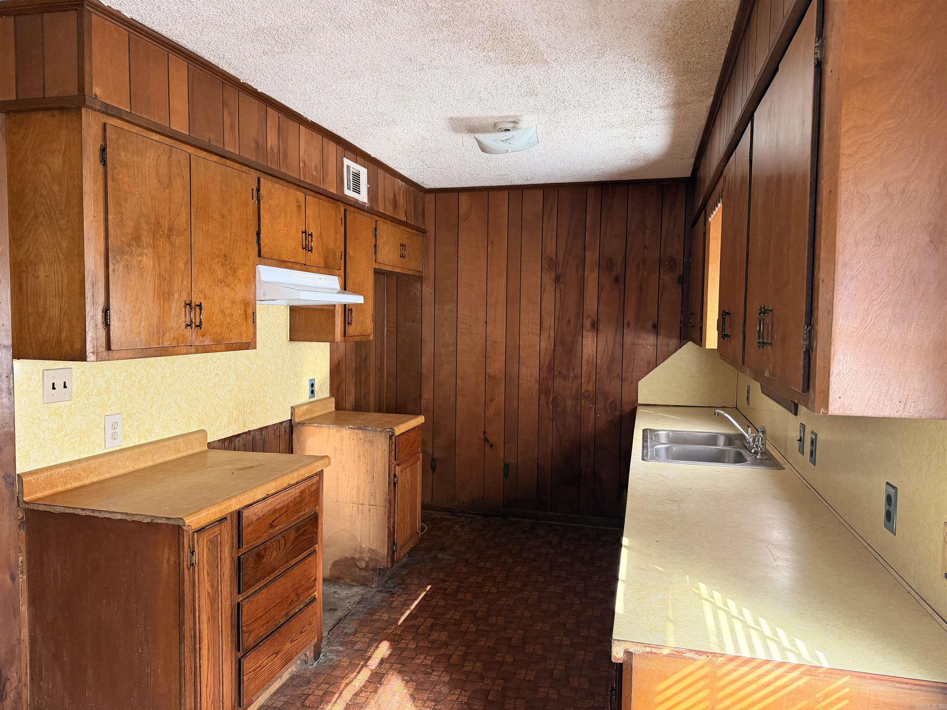 511 E Washington Street Property Photo 9