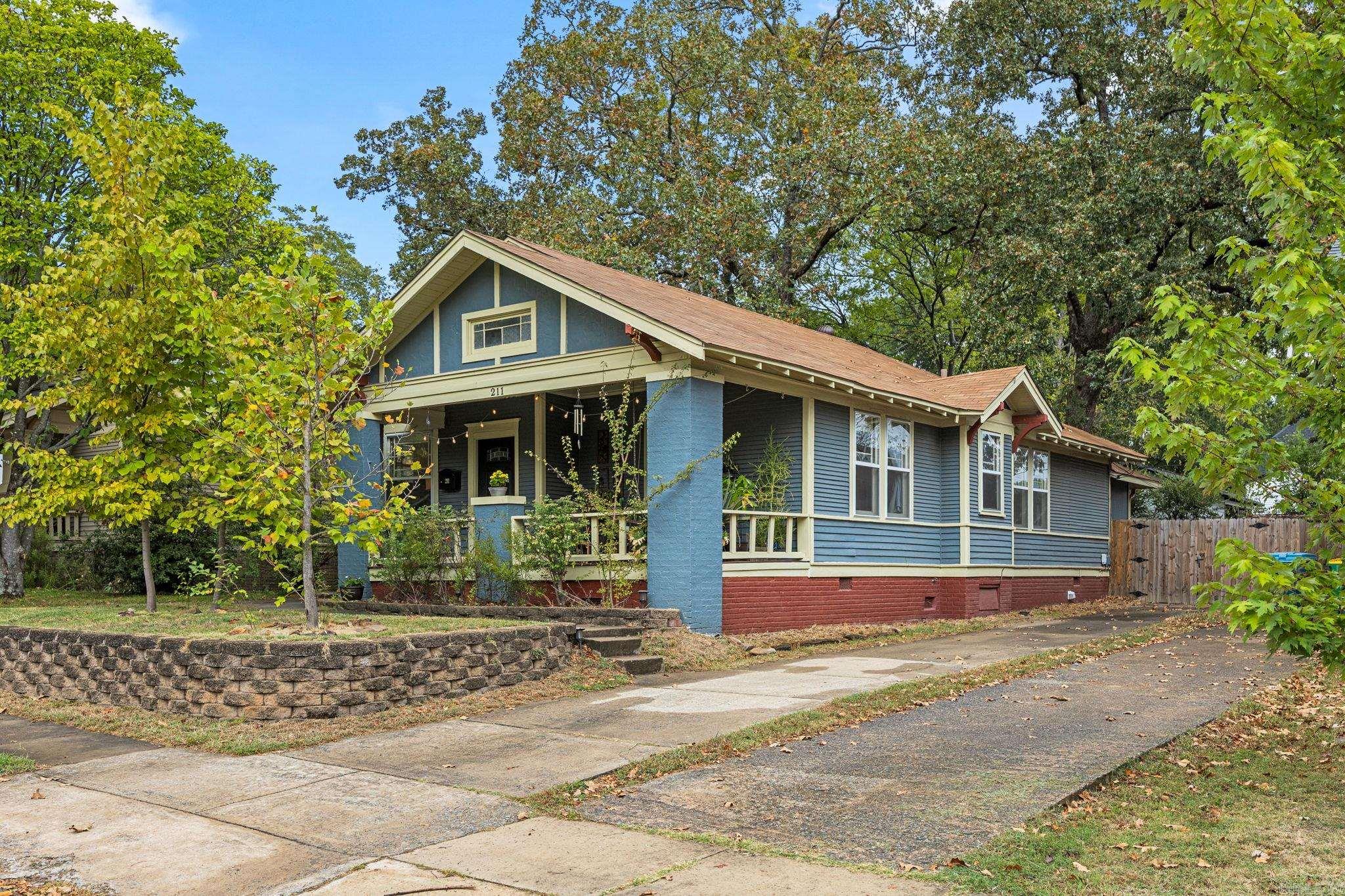 211 Johnson Street Property Photo 1