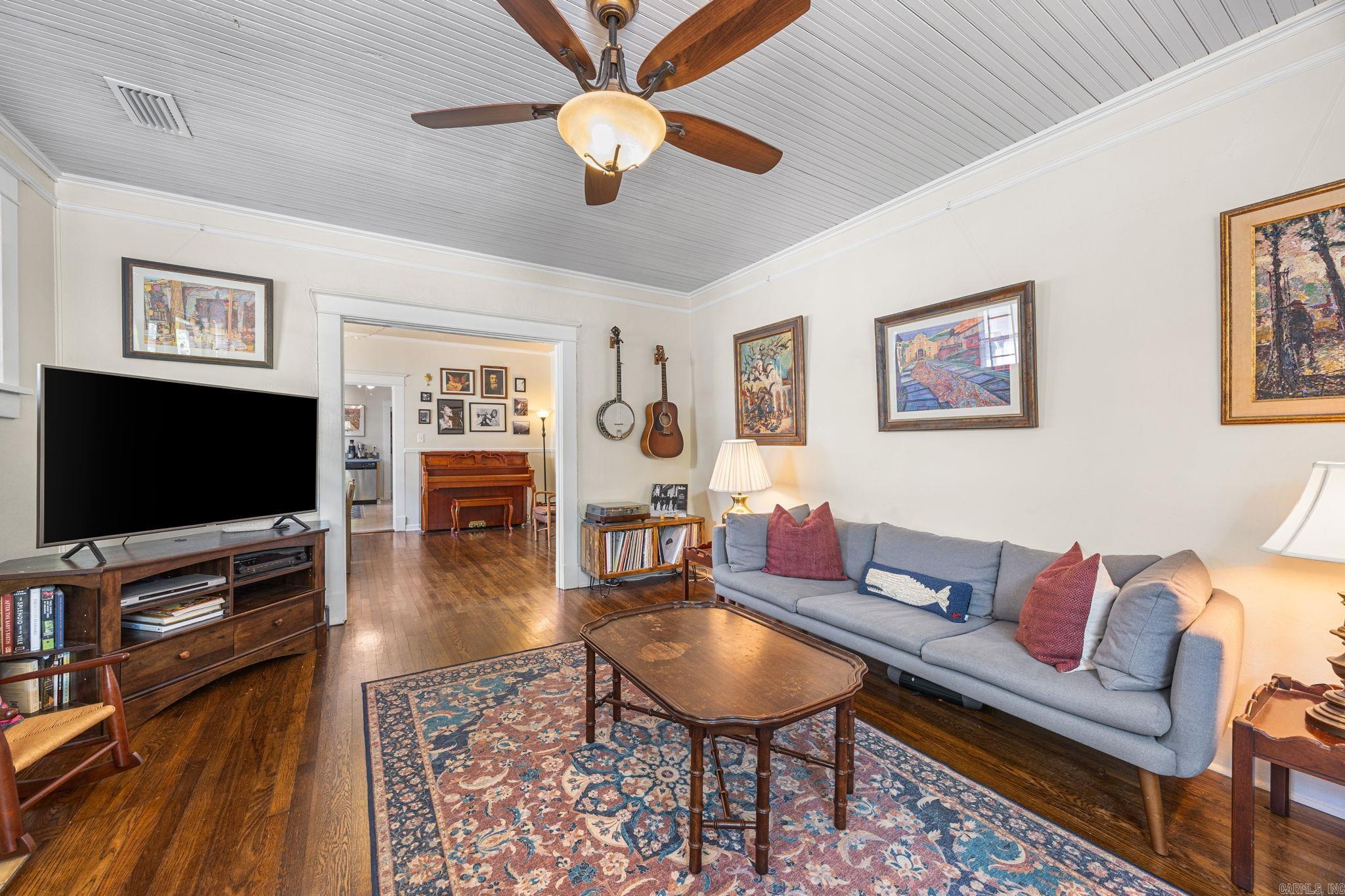211 Johnson Street Property Photo 13