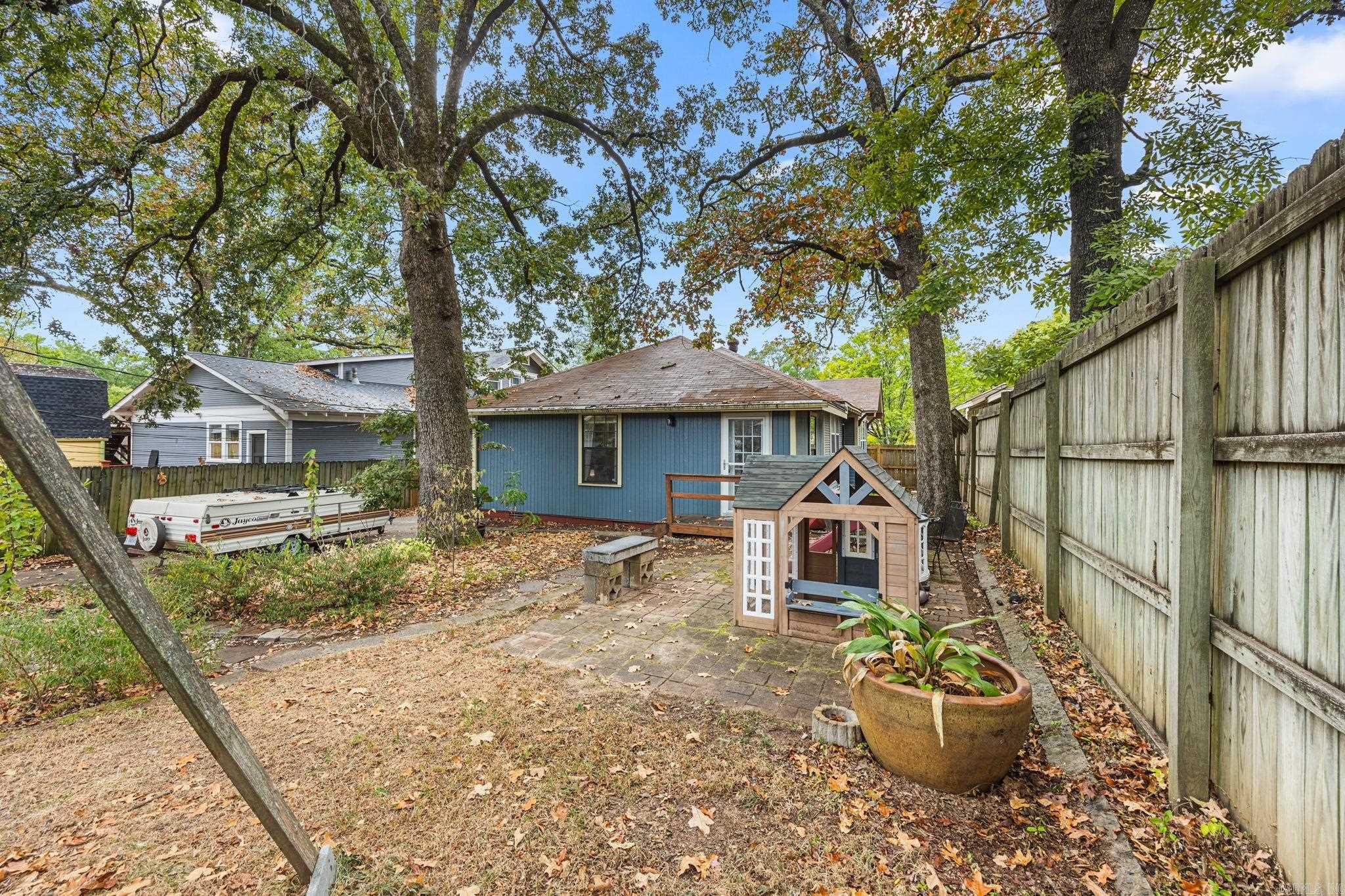 211 Johnson Street Property Photo 40