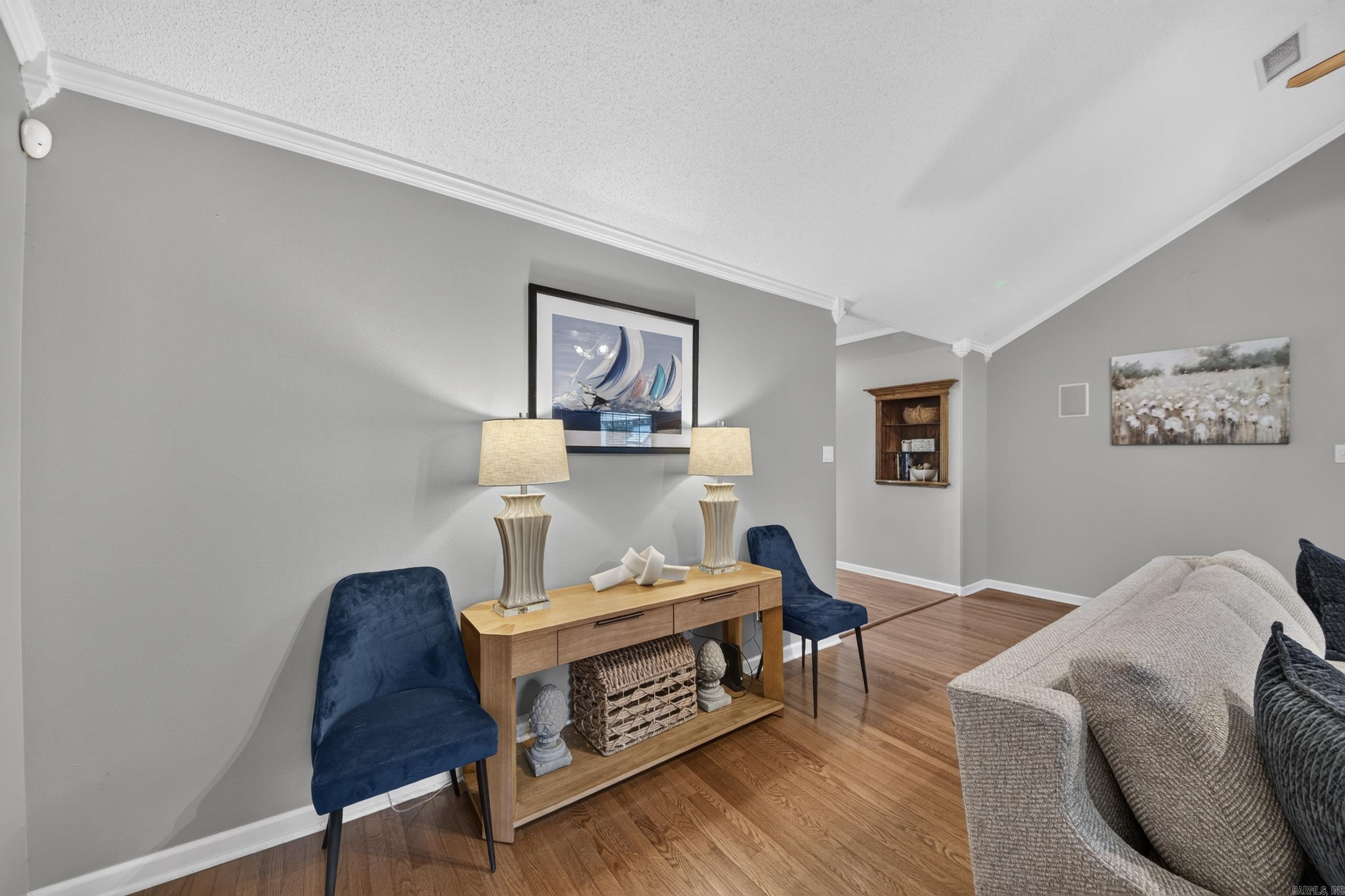 1705 N Lincoln Property Photo 10