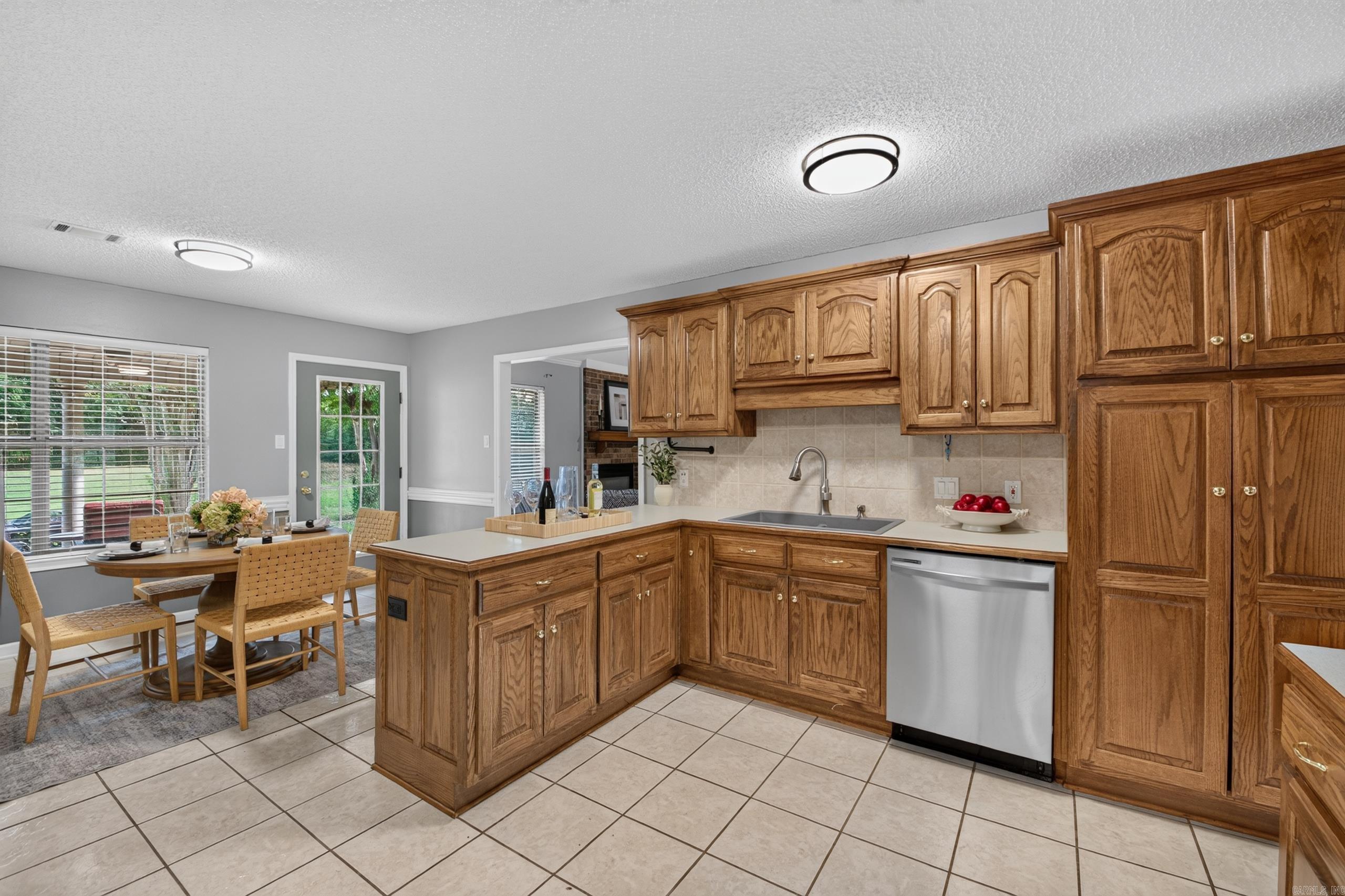 1705 N Lincoln Property Photo 14