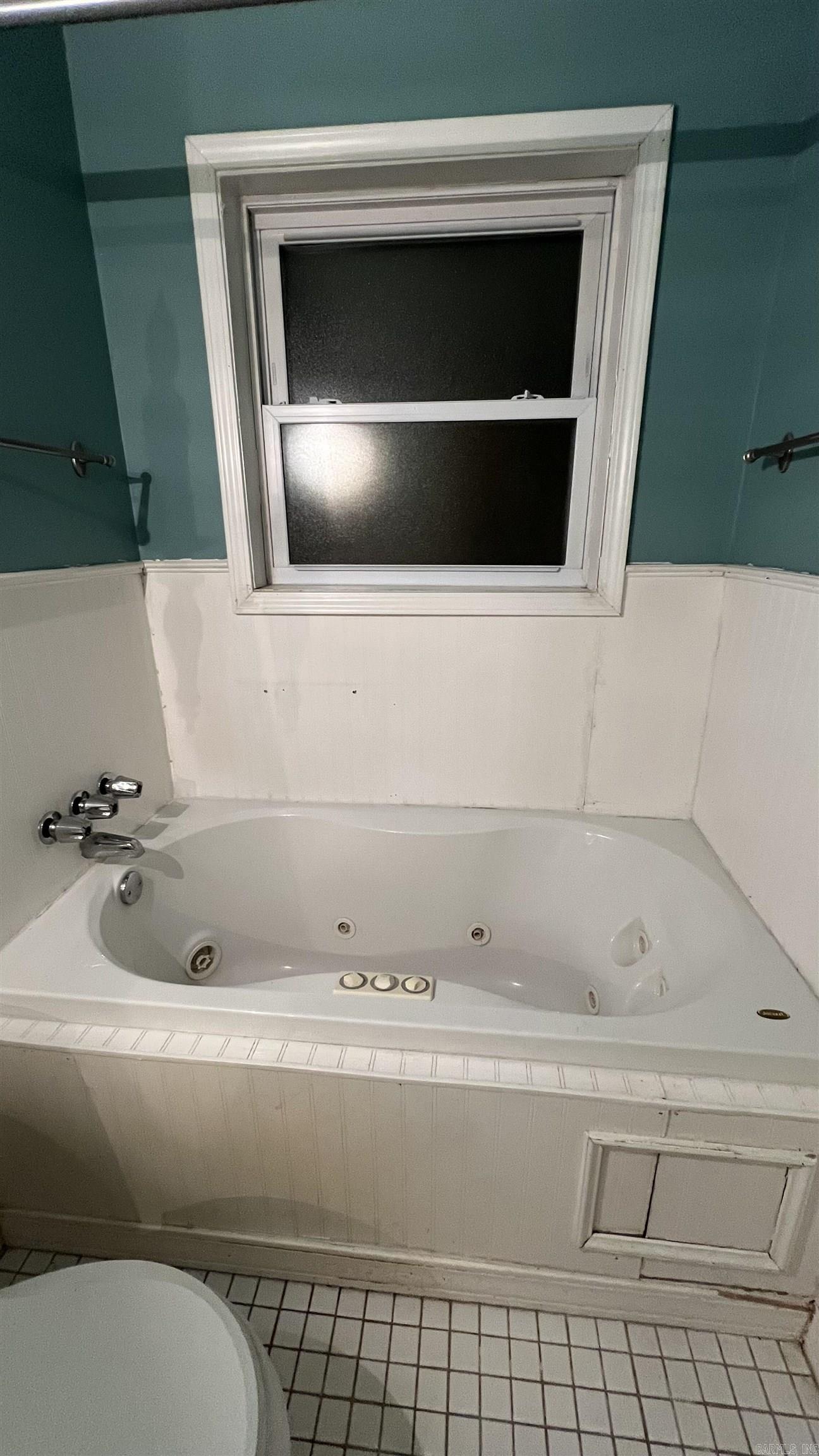 909 N Charlyne Avenue Property Photo 9