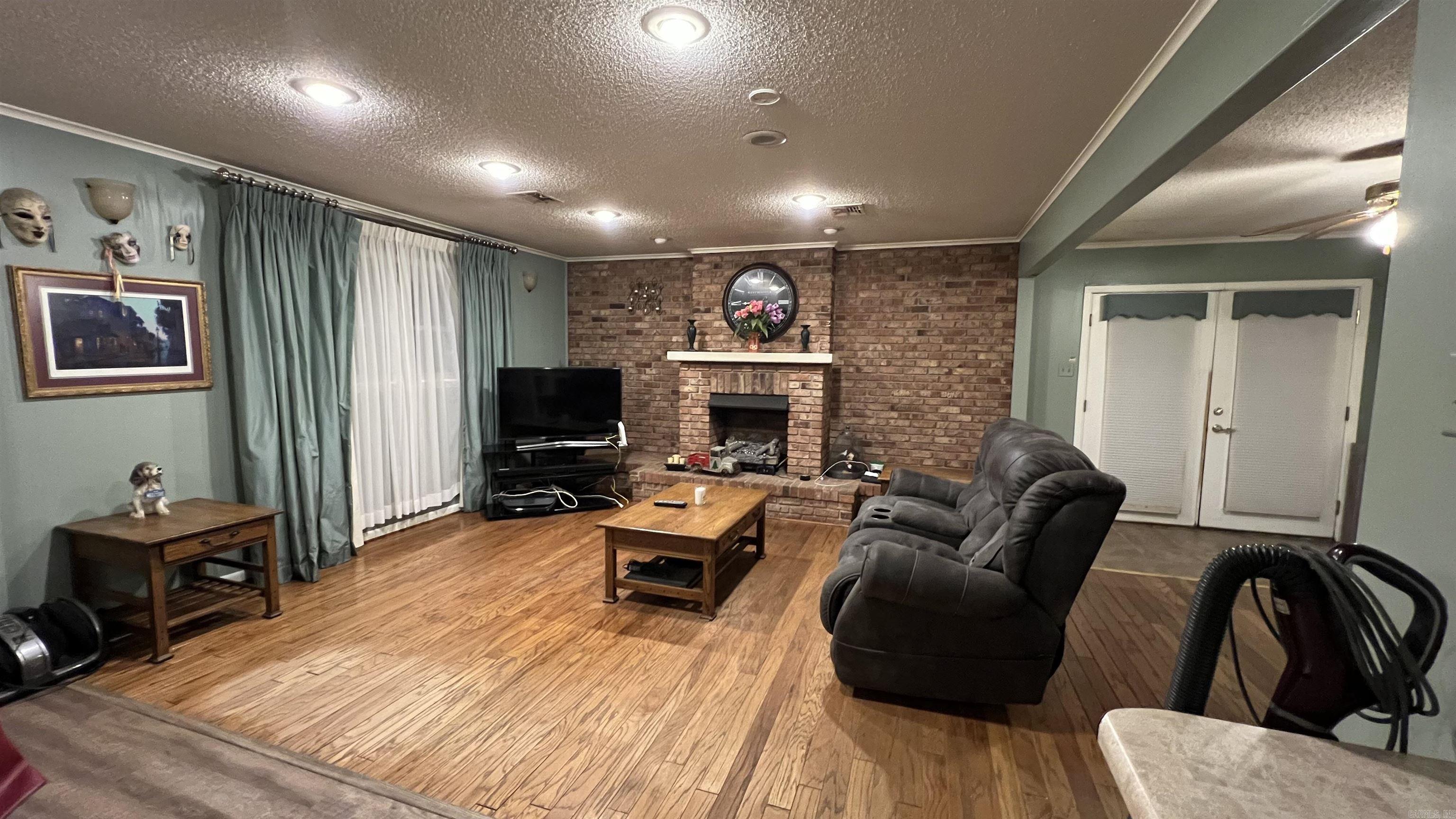 909 N Charlyne Avenue Property Photo 13