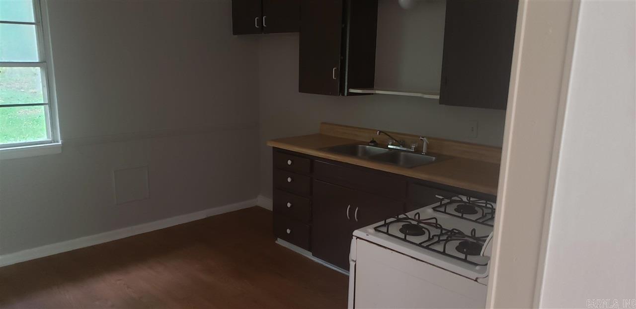 48 Westminister Property Photo 2