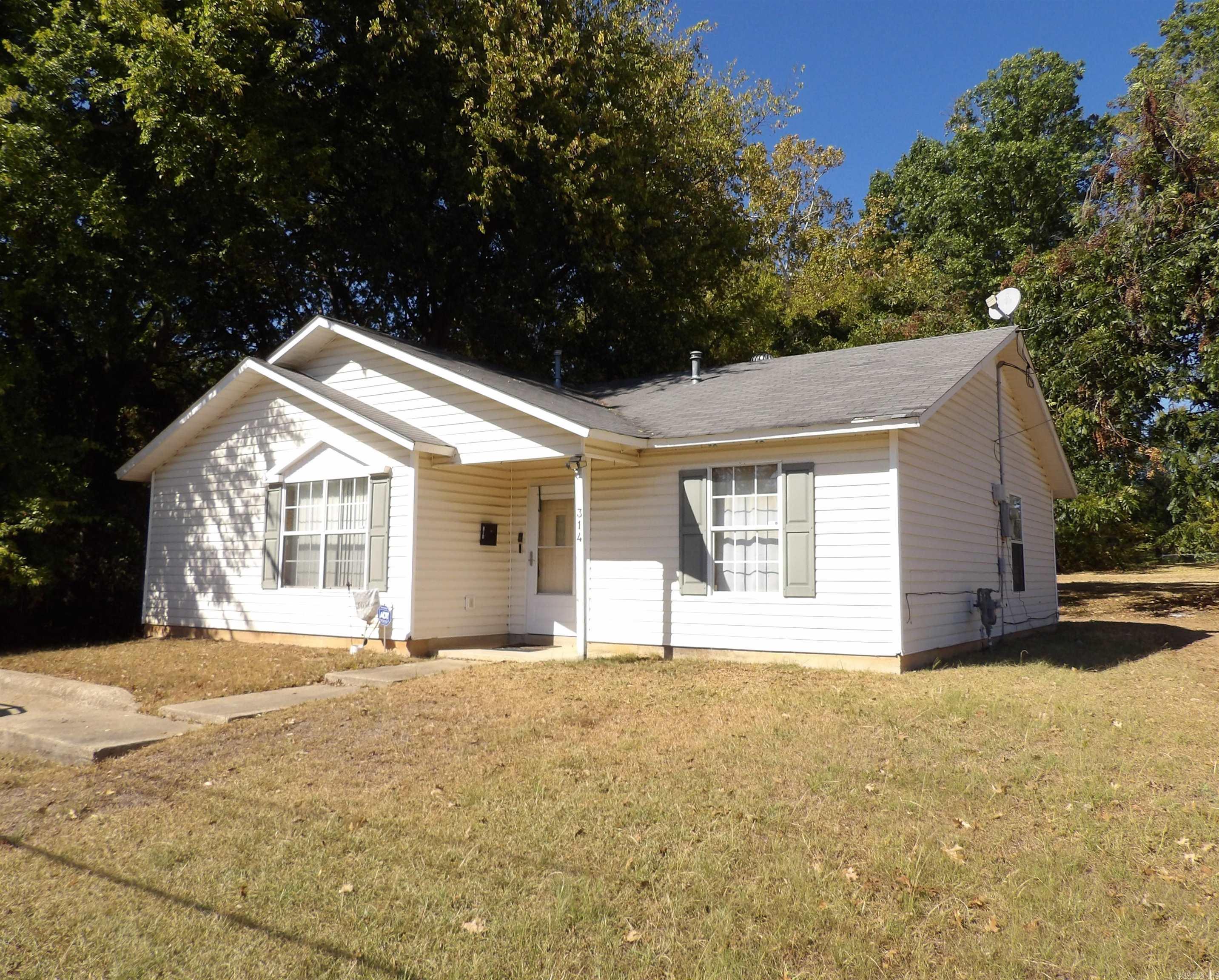 314 W Jackson Street Property Photo 1