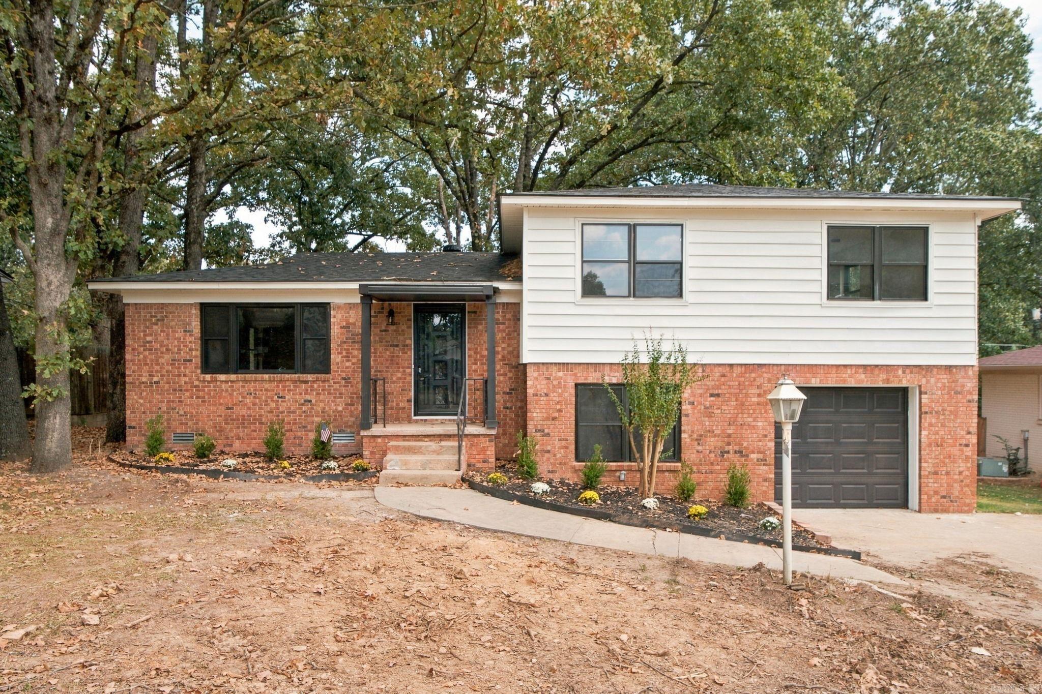 8704 Holiday Drive Property Photo 1