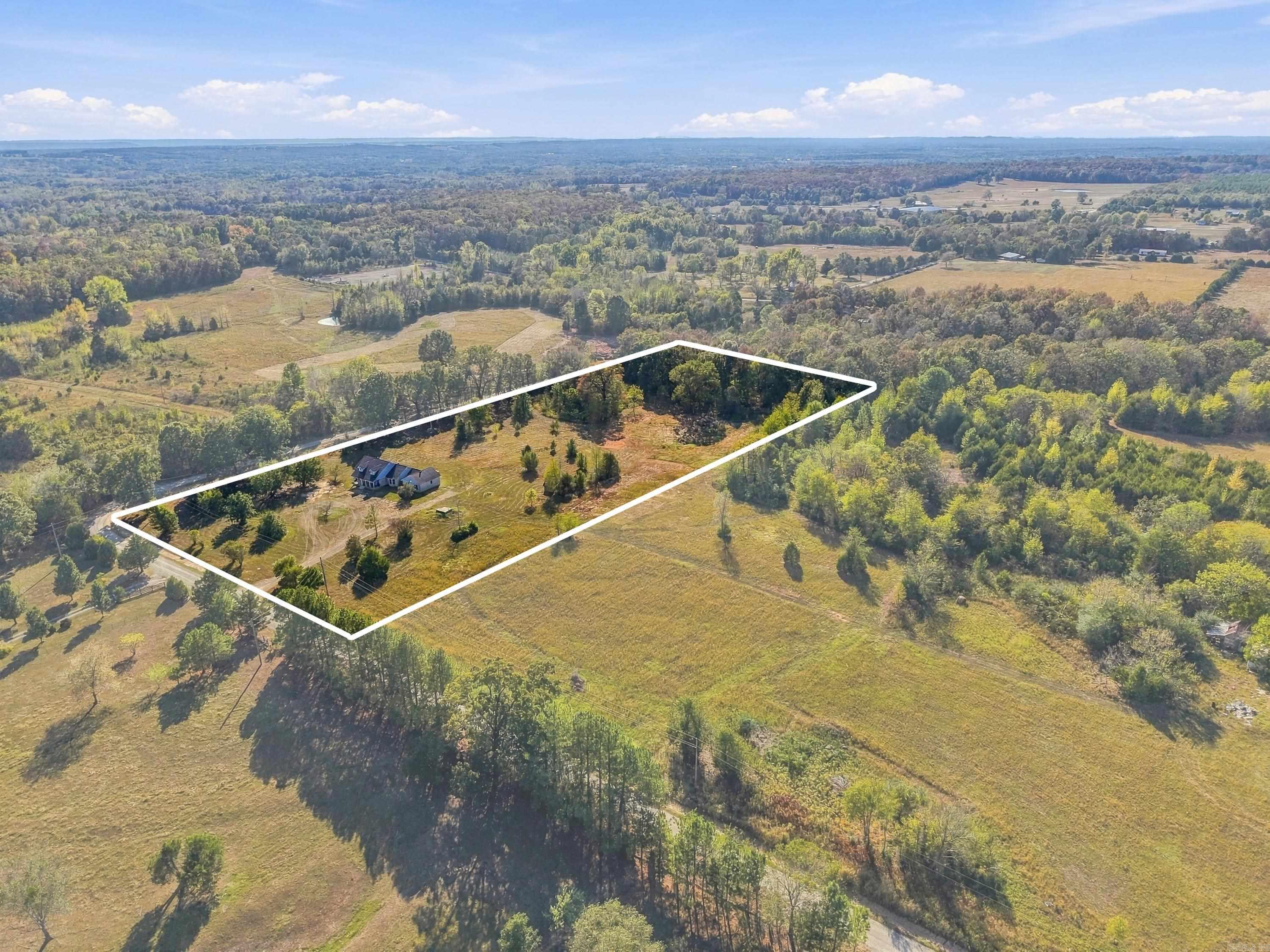 288 R G Davis Road Property Photo 4