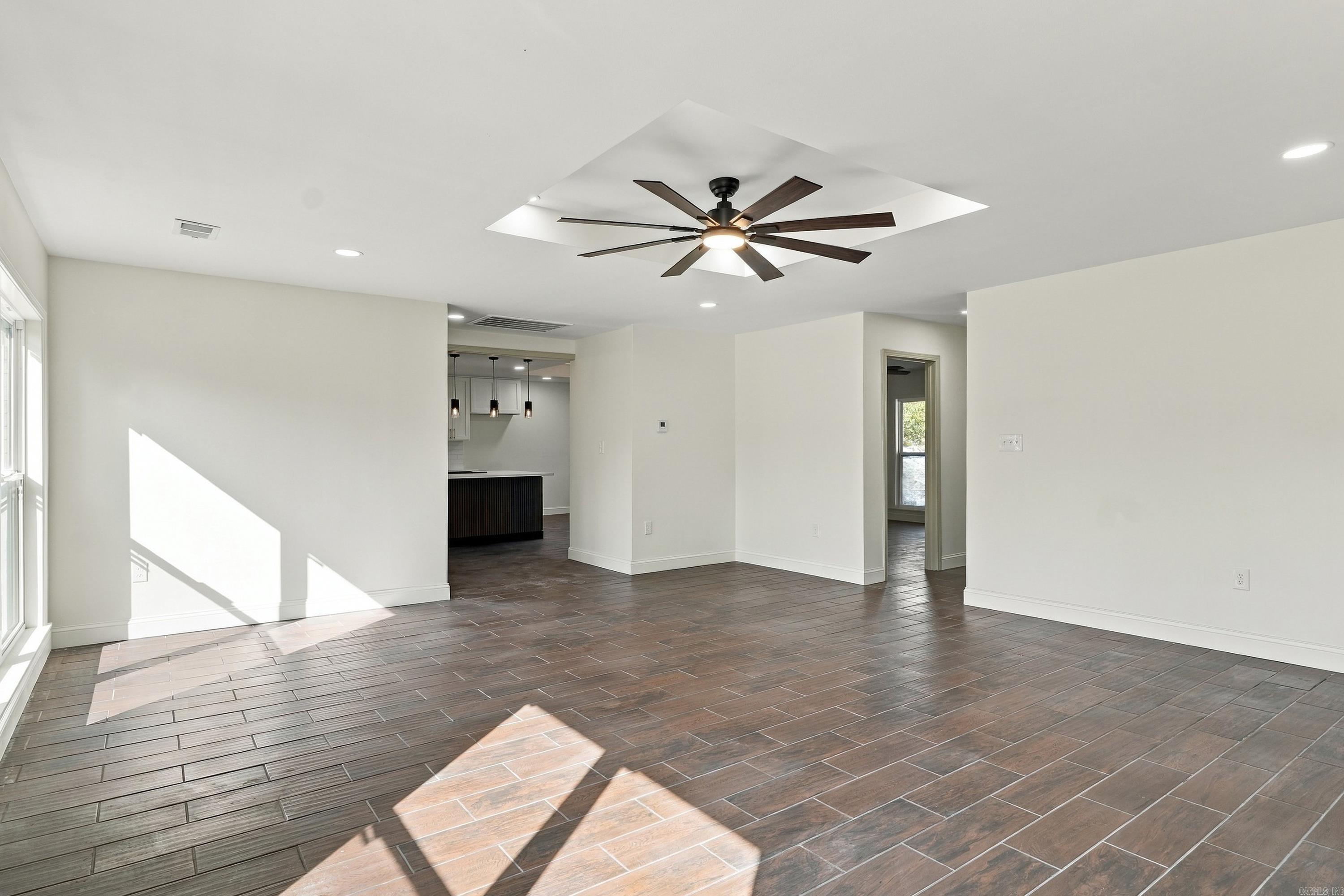 288 R G Davis Road Property Photo 8